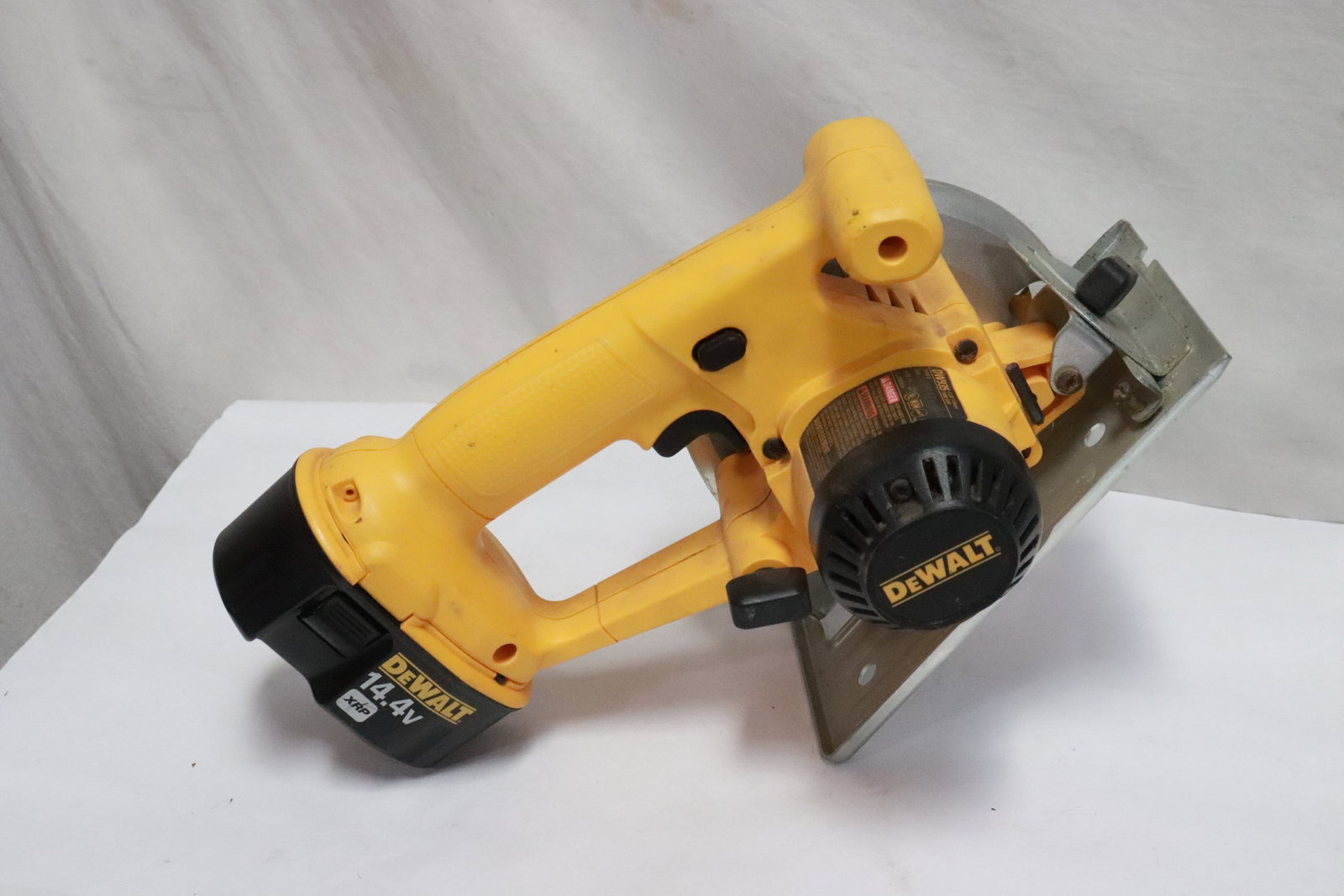 2 pieces Dewalt - 6