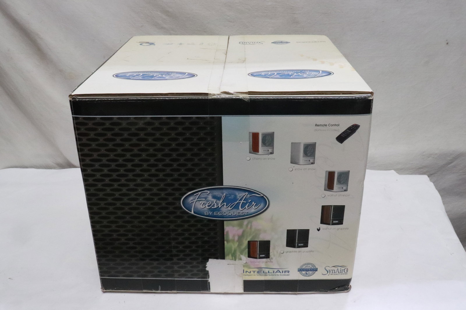 An air cleaner "Fresh Air" by "Ecoquest" NIB: An air cleaner "Fresh Air" by "Ecoquest" NIB (box:12.2"x14.6"x14.6")