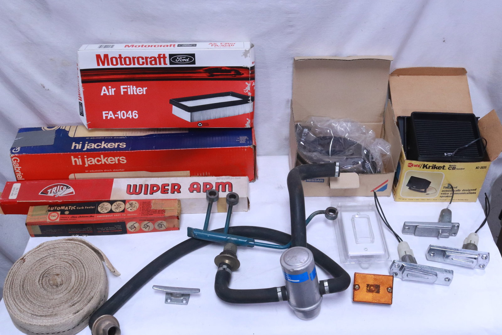 Large lot of car and truck items: Large lot of car and truck items
