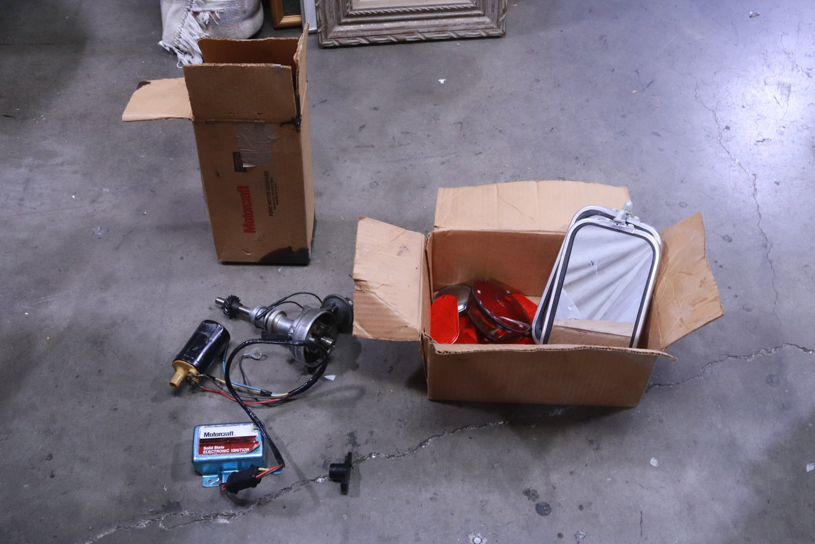 Misc. vintage car parts (1 of 8)