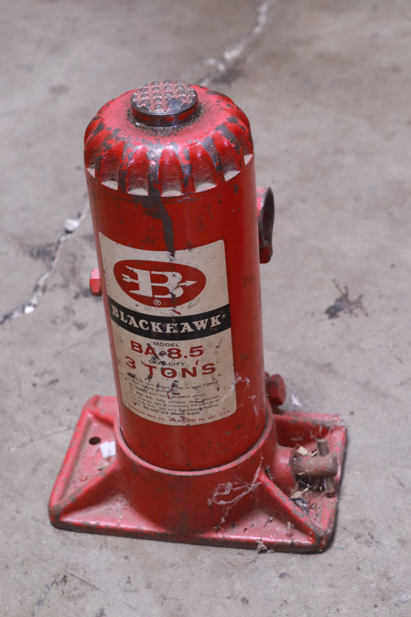 2 floor jacks - 3