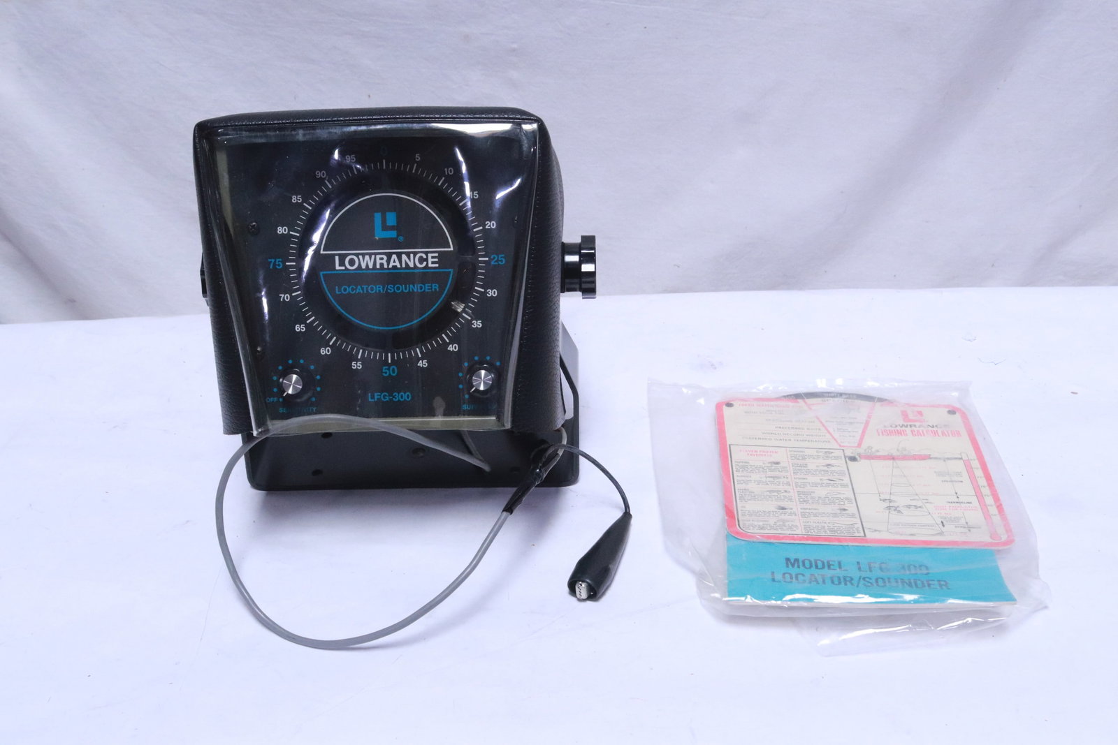 A Lowrance LFG-300 depth finder & fish locator (1 of 5)