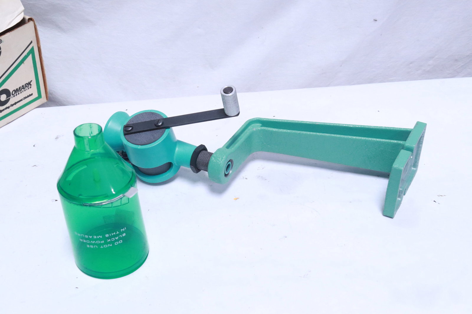 A powder measuring device - 6