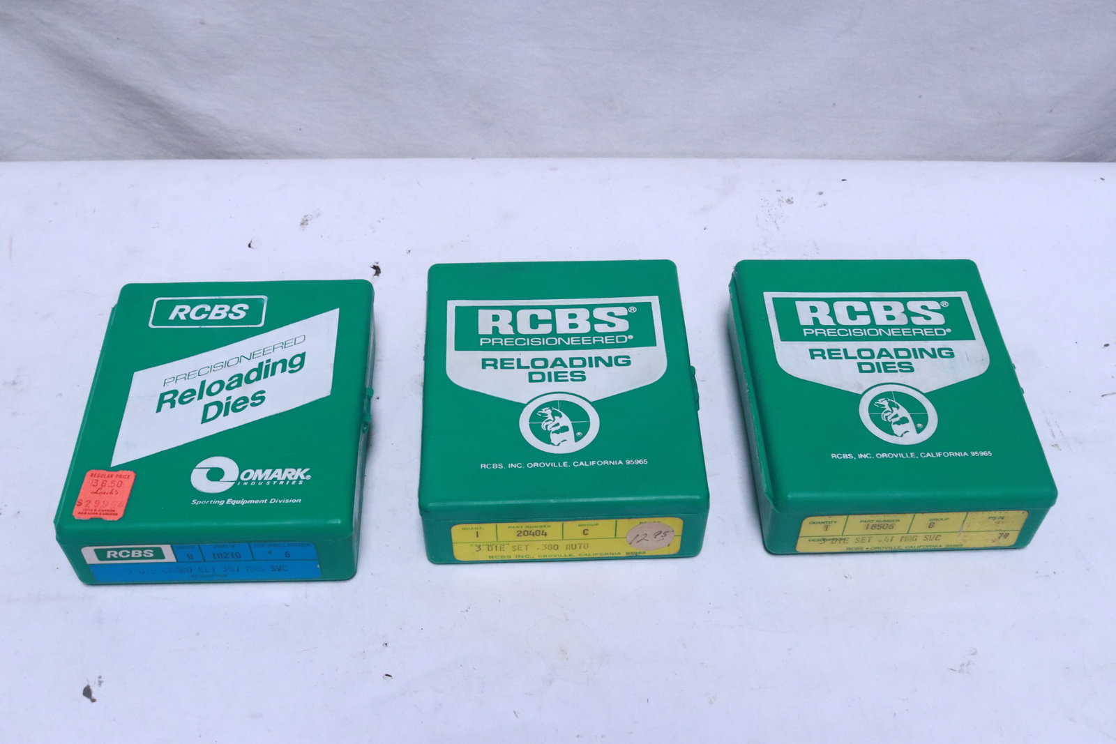 3 boxes of reloading dies: 3 boxes (5.3"x4.7"x1.6" ea) of reloading dies