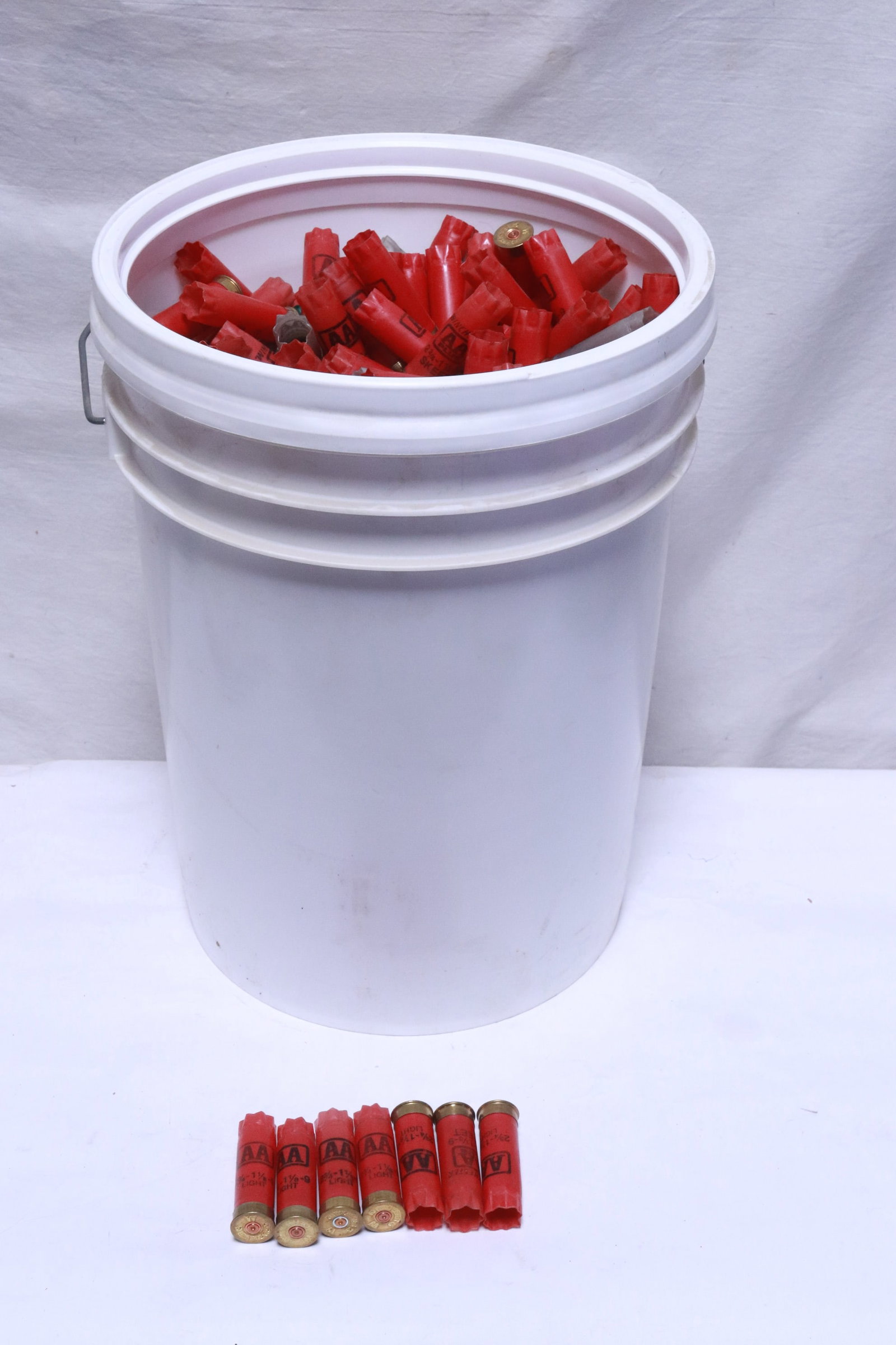 Approx. 500 empty shotgun shells: Approx. 500 empty shotgun shells
