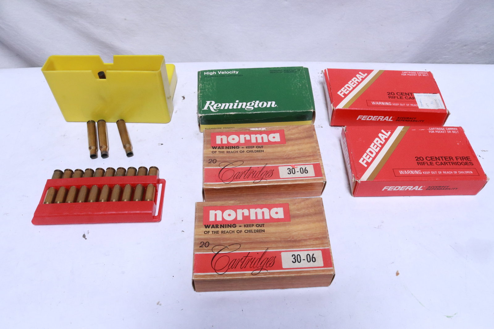 Lot of rifle empty shells: Lot of rifle empty shells