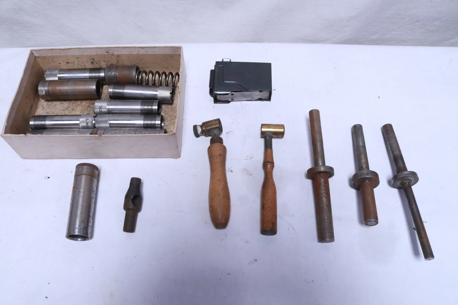 Lot gun related items: Lot gun related items