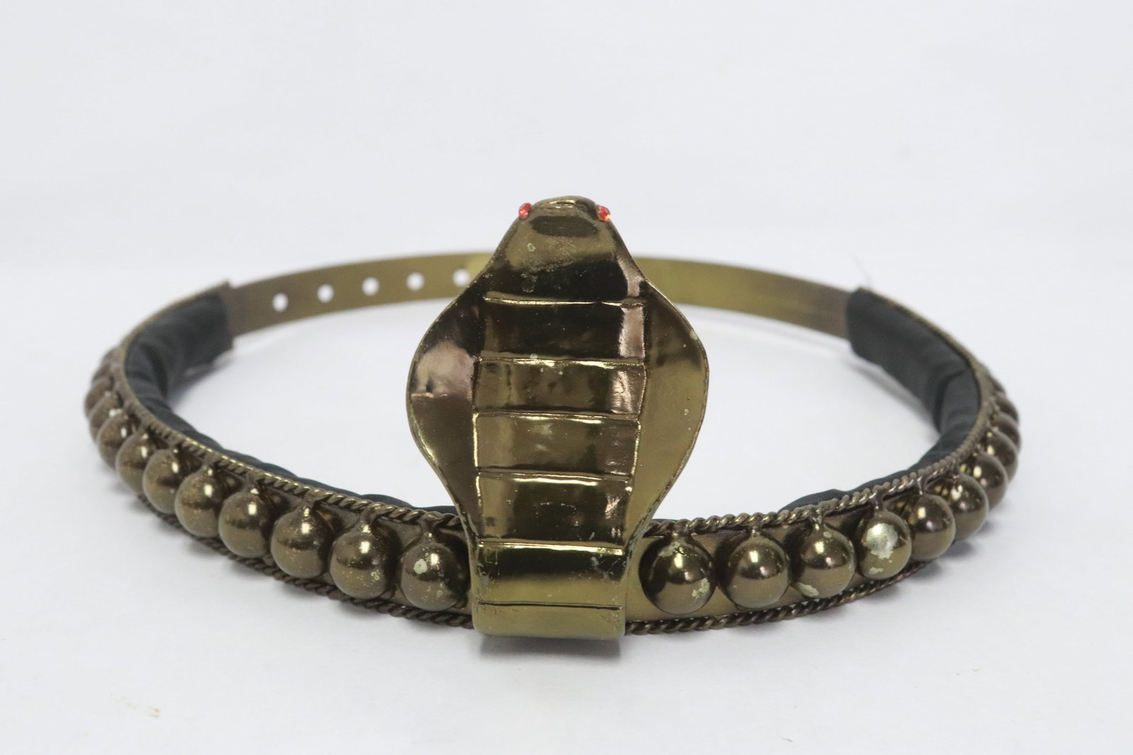 A metal headband with cobra motif (1 of 6)