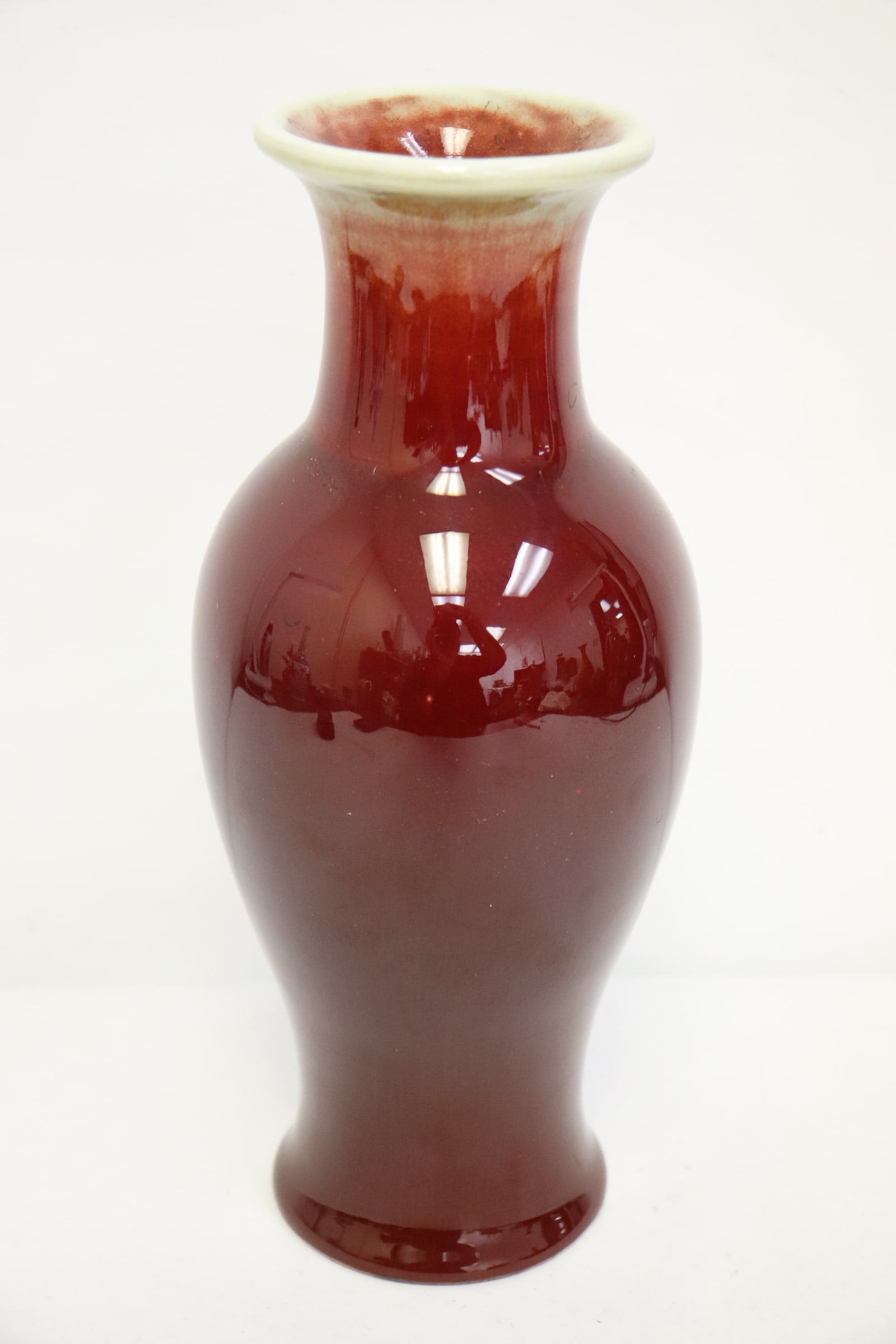 Fine Chinese red glazed porcelain vase (1 of 10)