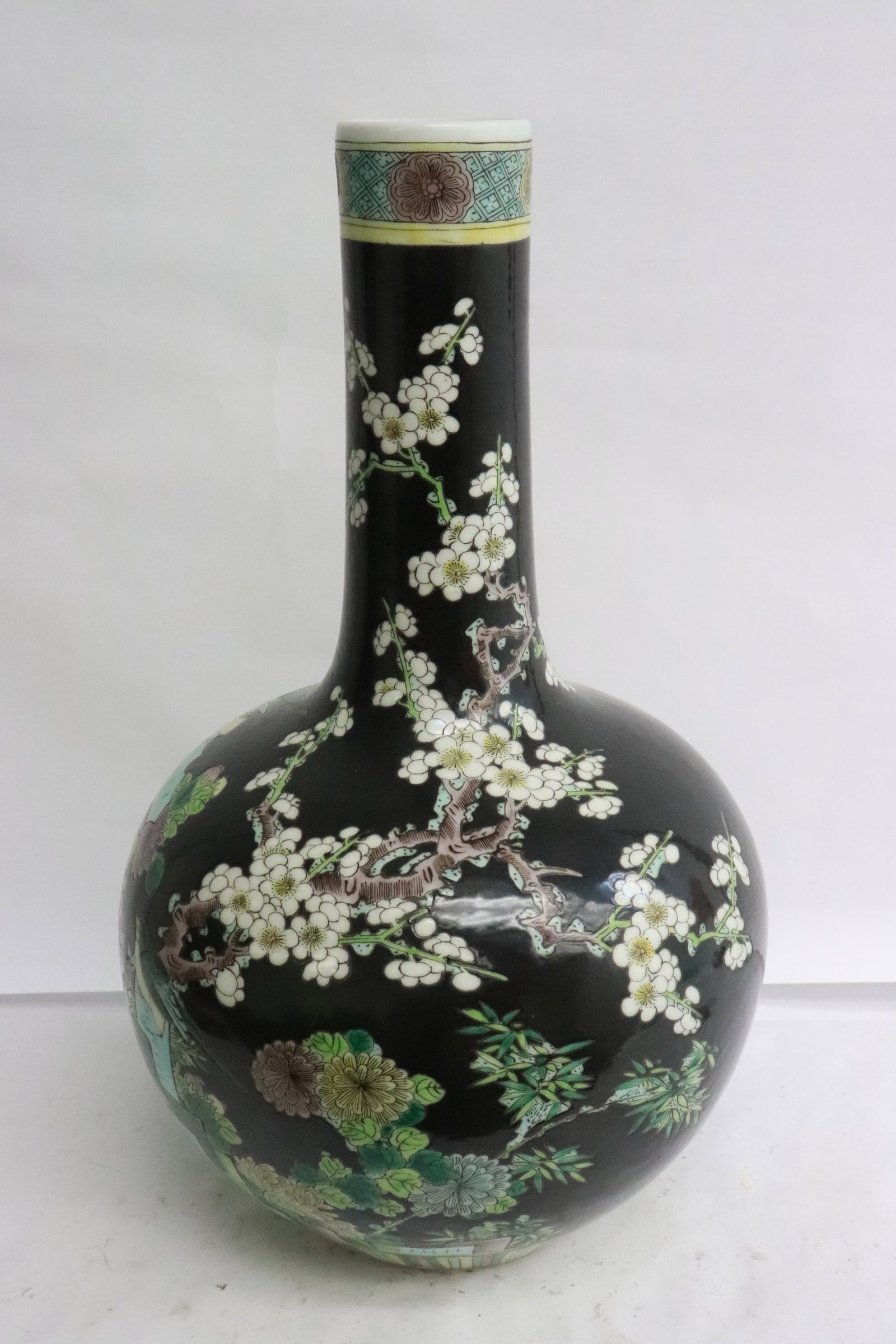 Chinese black background porcelain bottle vase: Chinese black background famille rose porcelain bottle vase, 14.35"x8.7"dia