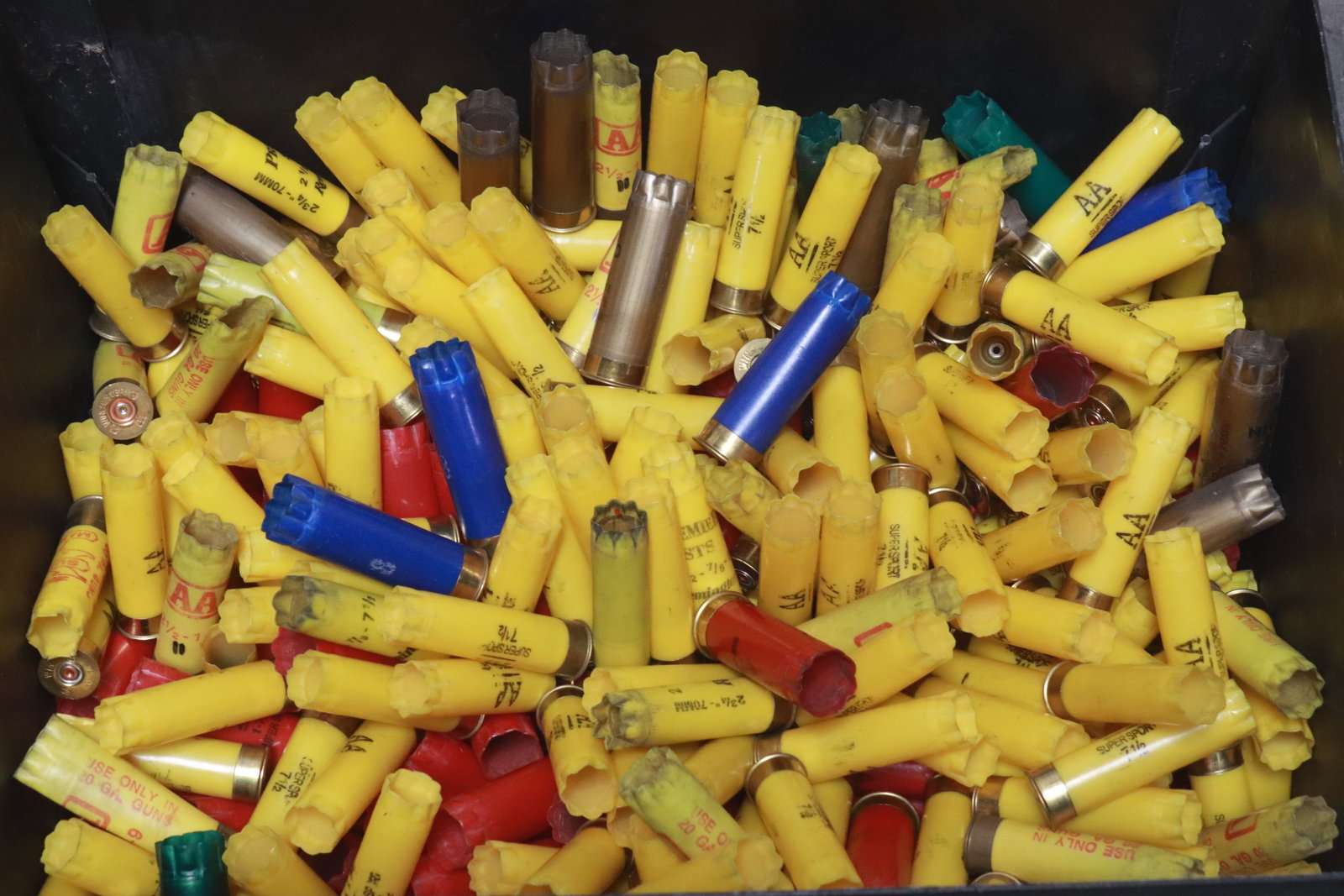 Approx. 500 empty shotgun shells - 2