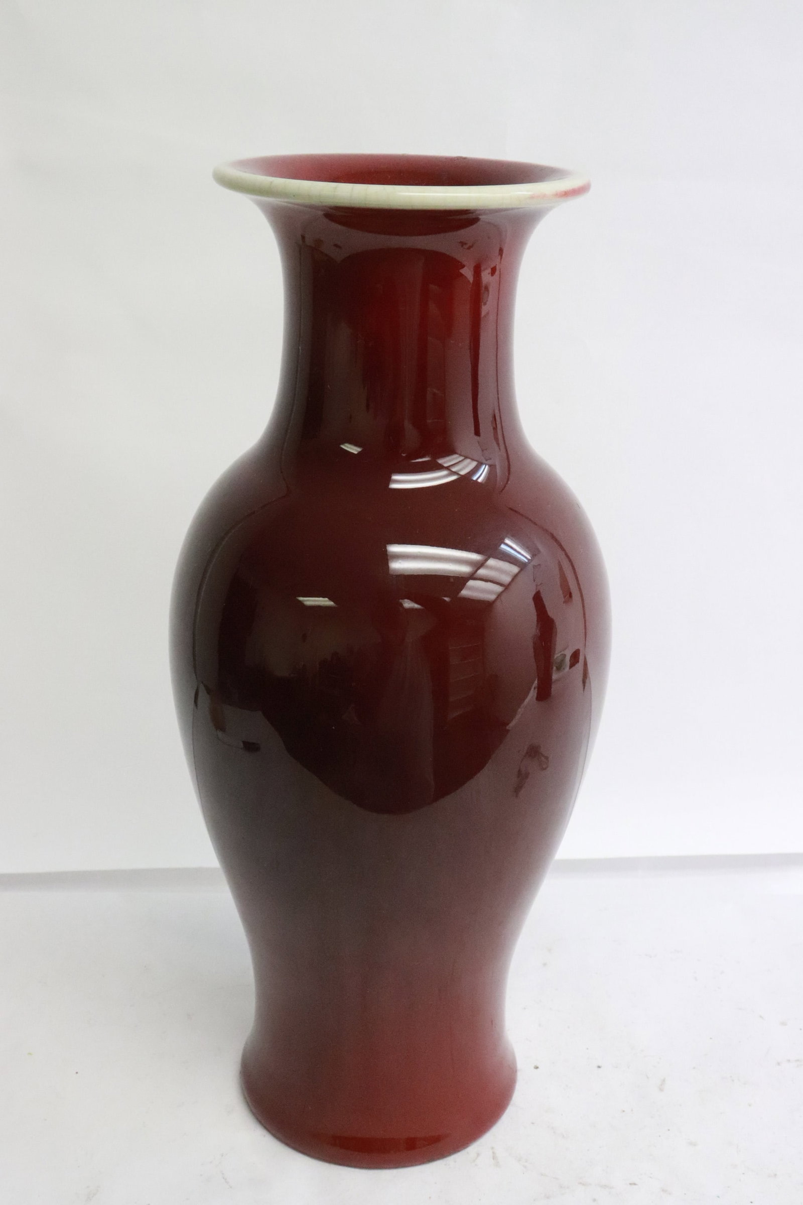 Fine red glazed porcelain vase (1 of 7)