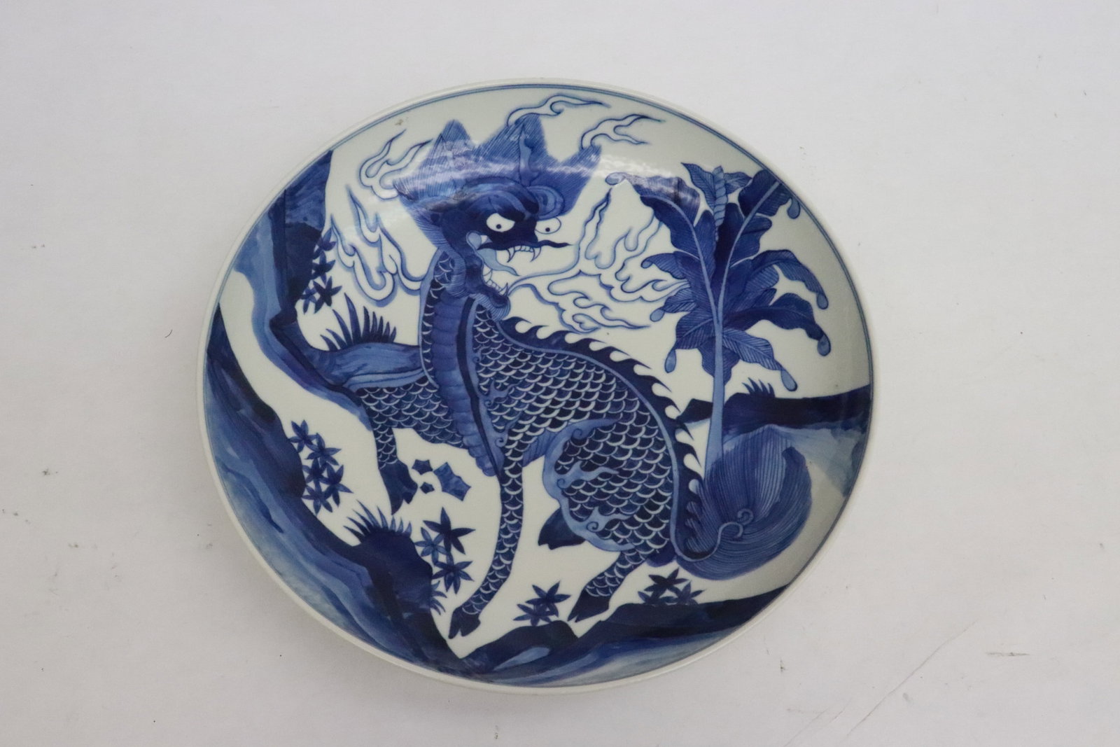 Chinese blue and white porcelain plate: Chinese blue and white porcelain plate, 1.85"x8.75"dia