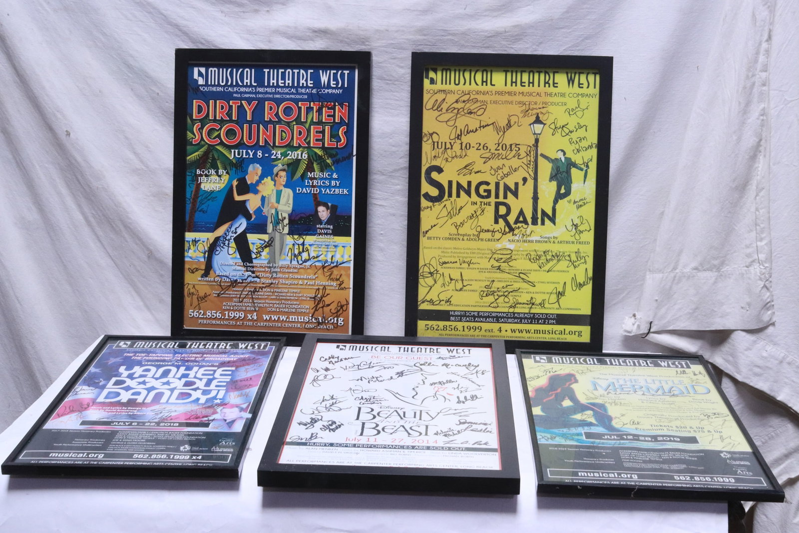 5 vintage poster for shows, signed by actors & actress: 5 vintage poster for shows, signed by actors and actress, 16.8"x10.7" (F: 17.35"x11.4"x0.5") - 16.6"x10.65" (F: 18.2"x12.2"x0.83")