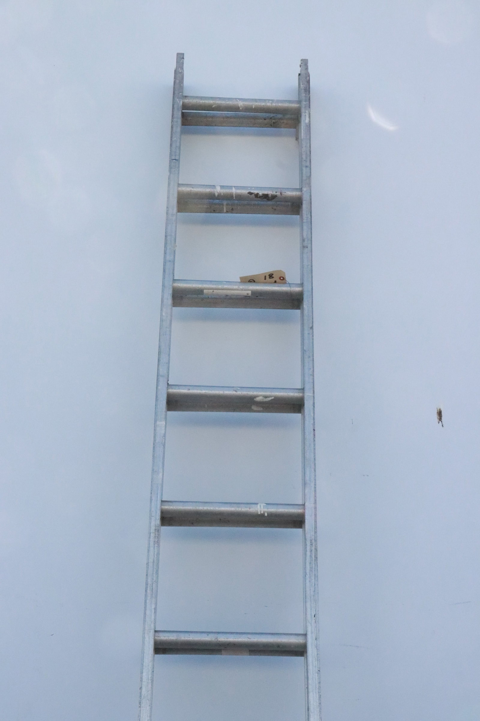 An extension ladder - 3