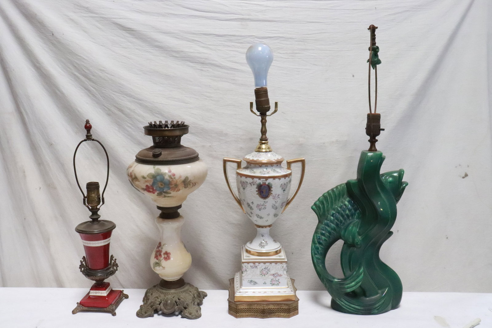 4 vintage table lamps: 4 vintage table lamps, 19"H - 27.75"H