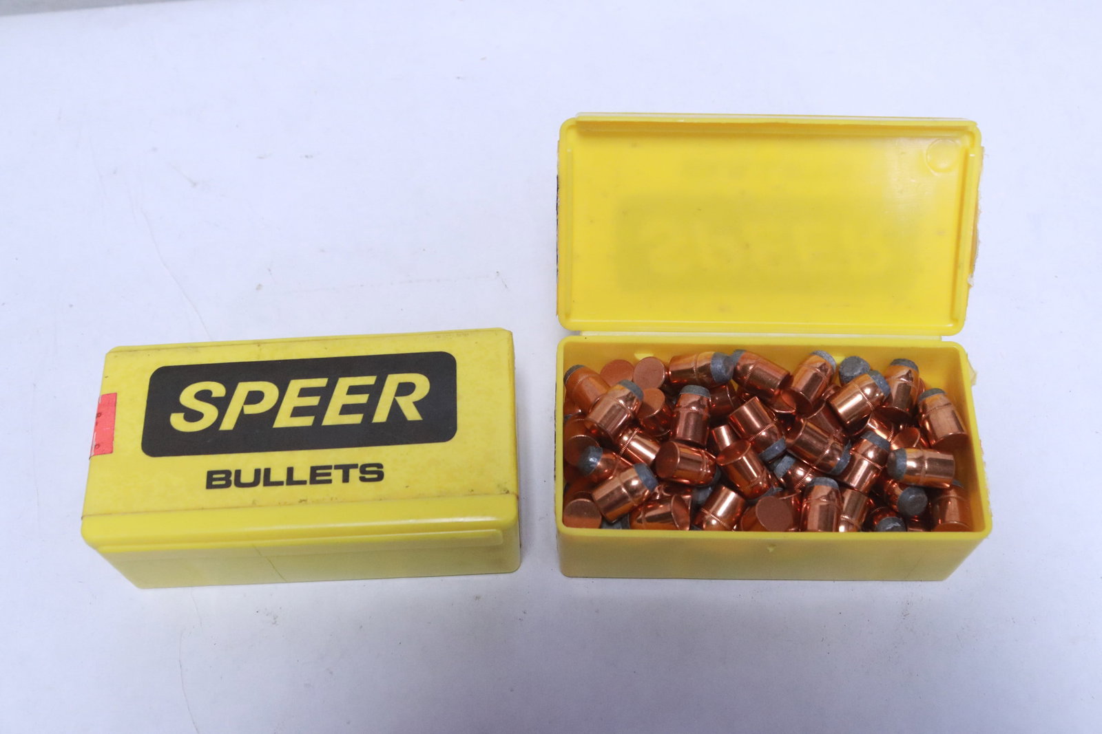 2 boxes bullet heads, total 200 pieces: 2 boxes bullet heads, total 200 pieces, NO shipping on this lot, local pickup only