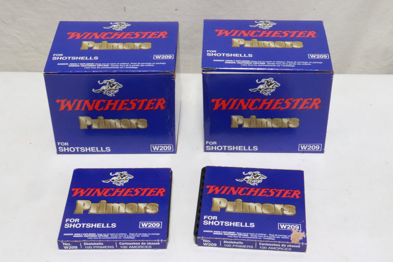 1200 Winchester Primers for shotgun shells: 1200 Winchester Primers for shotgun shells, NO shipping on this lot, local pickup only
