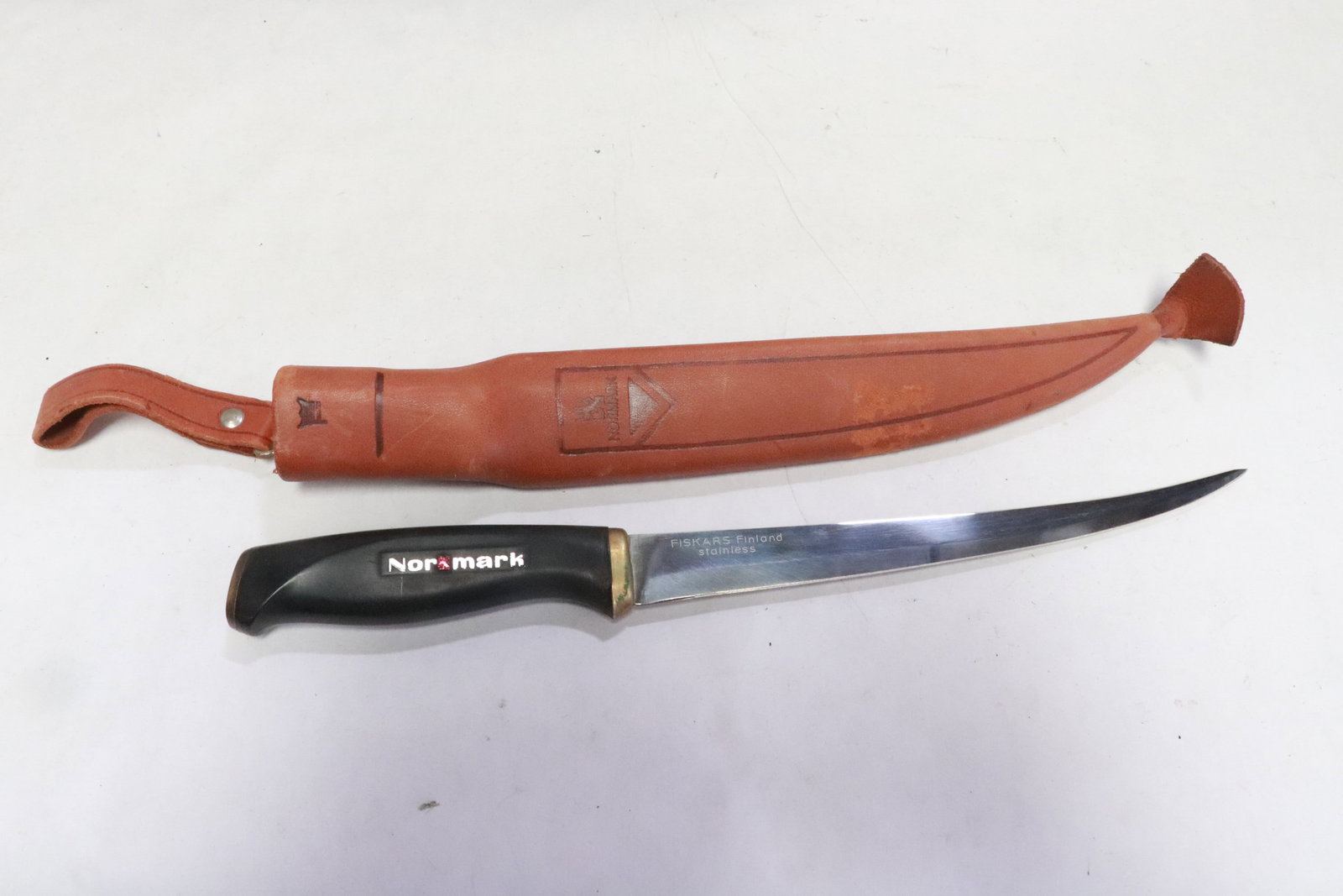 4 fish knives - 2