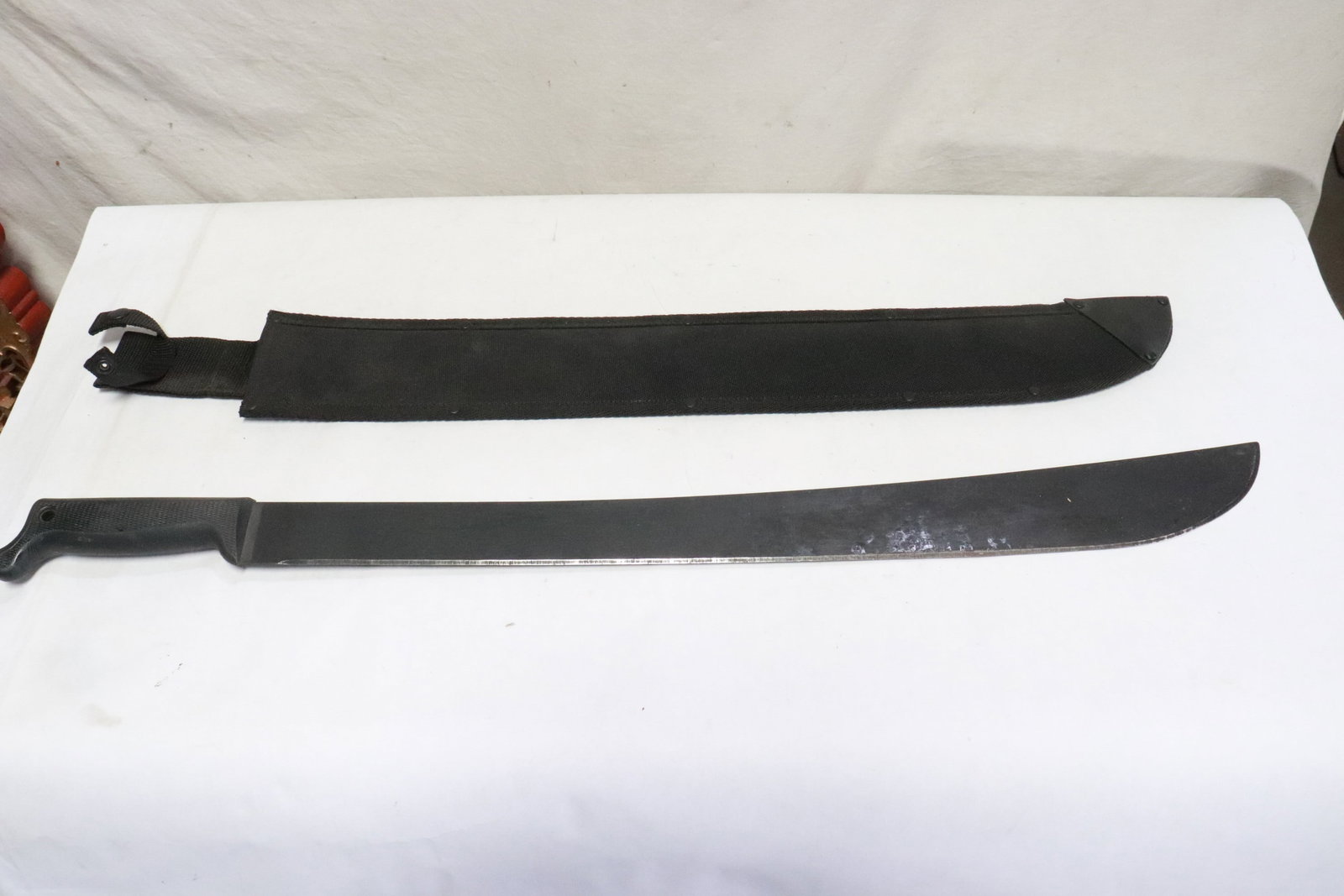 A very sharp machete (1 of 4)