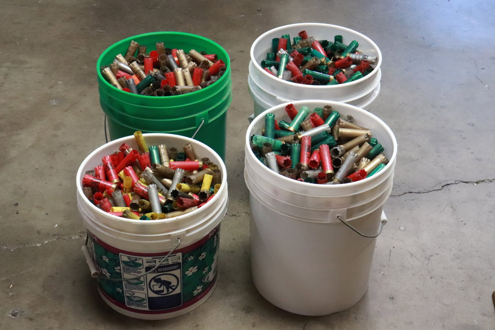 Approx. 2000 GA 12/20 used shotgun shells: Approx. 2000 GA 12/20 used shotgun shells