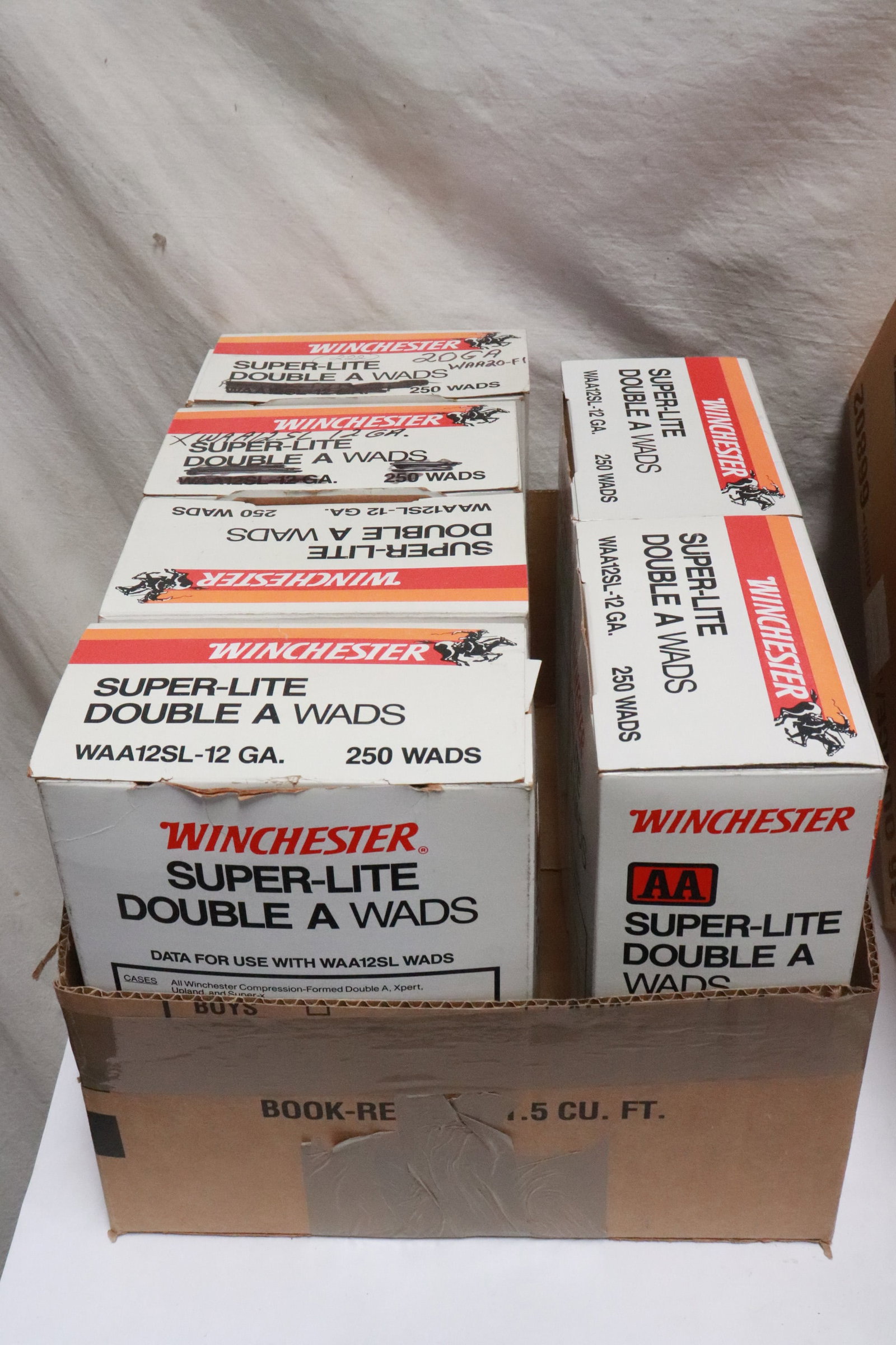 Approx. 2000 Winchester AA field wads - 8