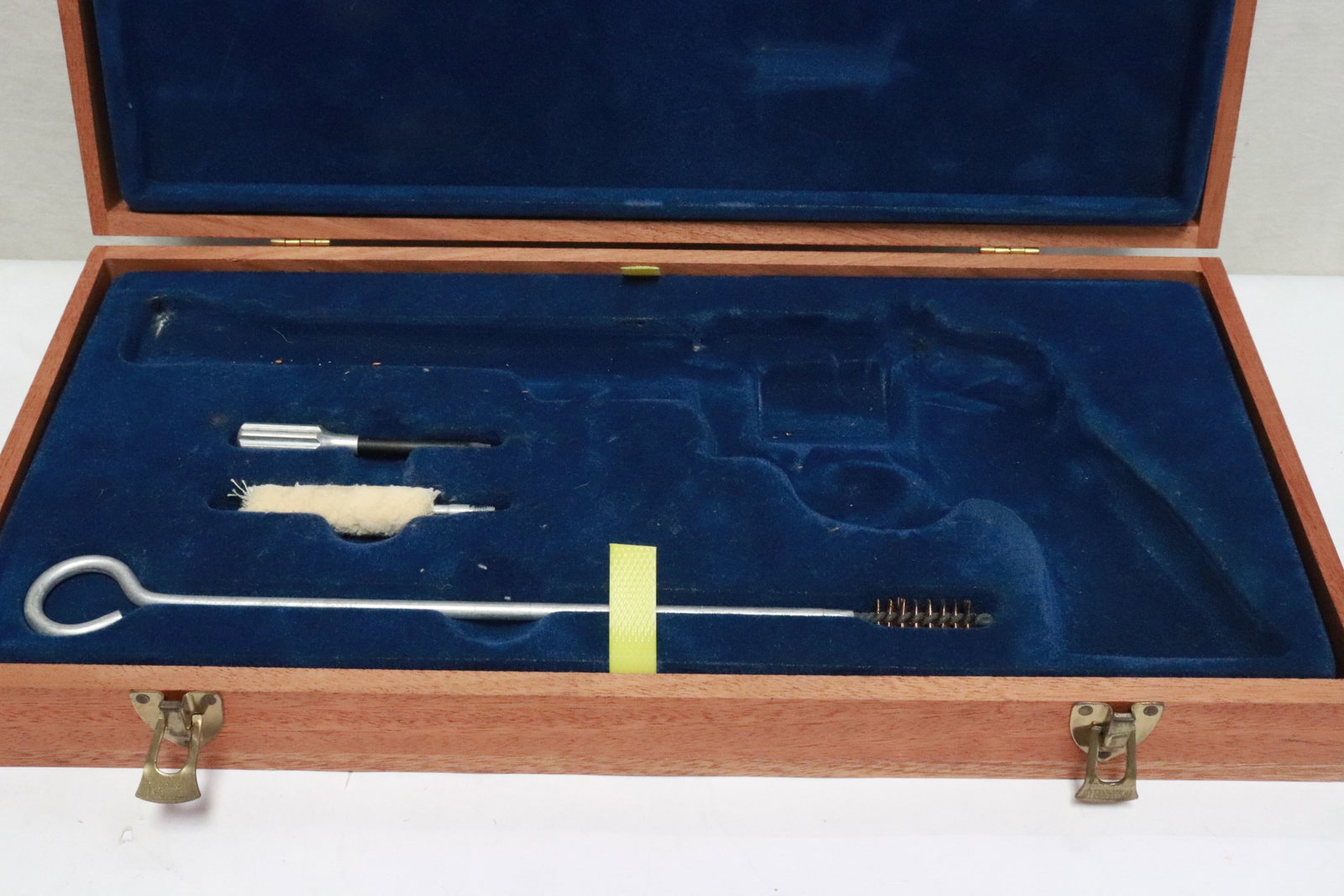 A wood pistol case - 4