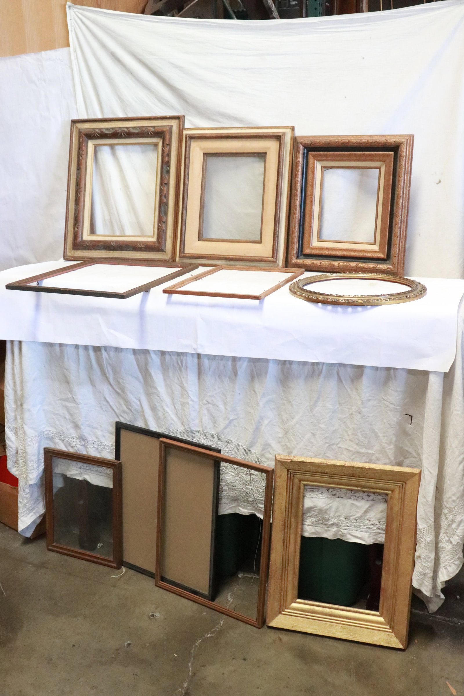 10 painting frames: 10 painting frames, 15.8"x12.8"x0.75" - 22"x18.85"x1"
