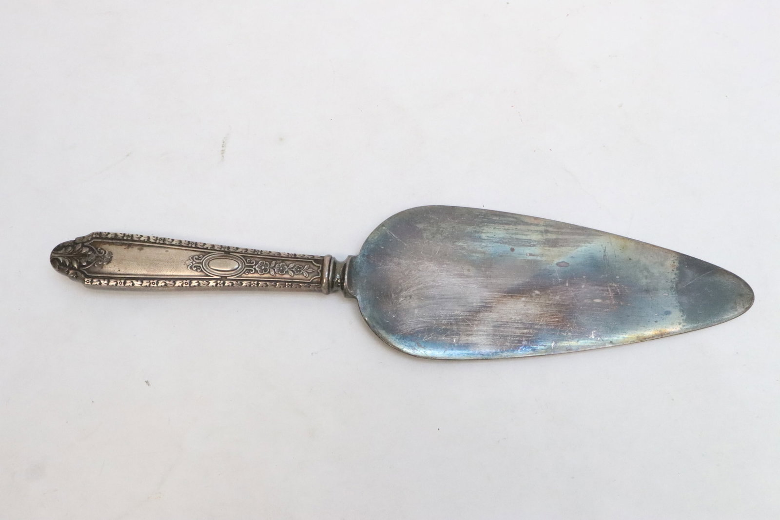 2 sterling handled serving pieces - 2