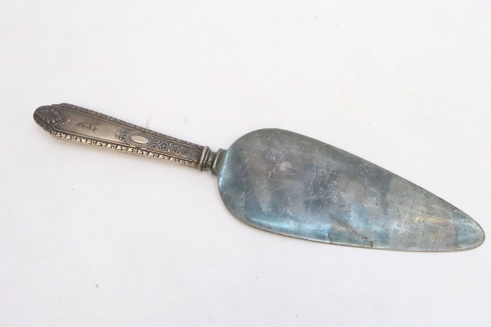 2 sterling handled serving pieces - 4