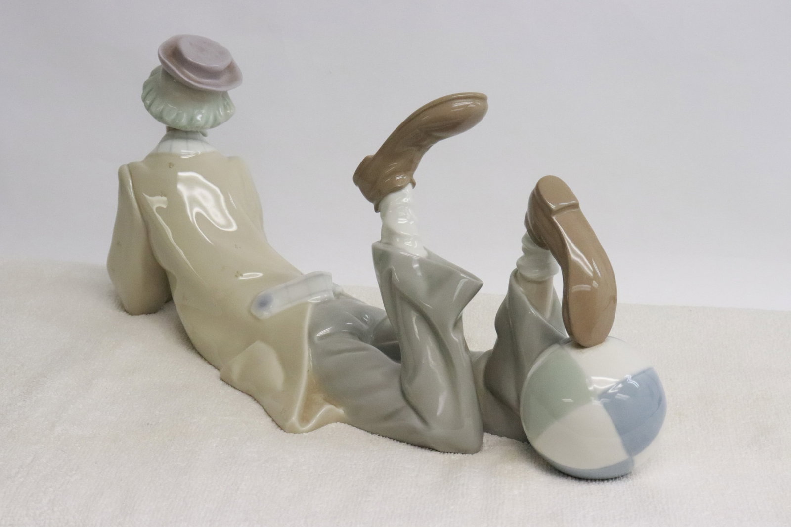 A large Lladro clown - 4