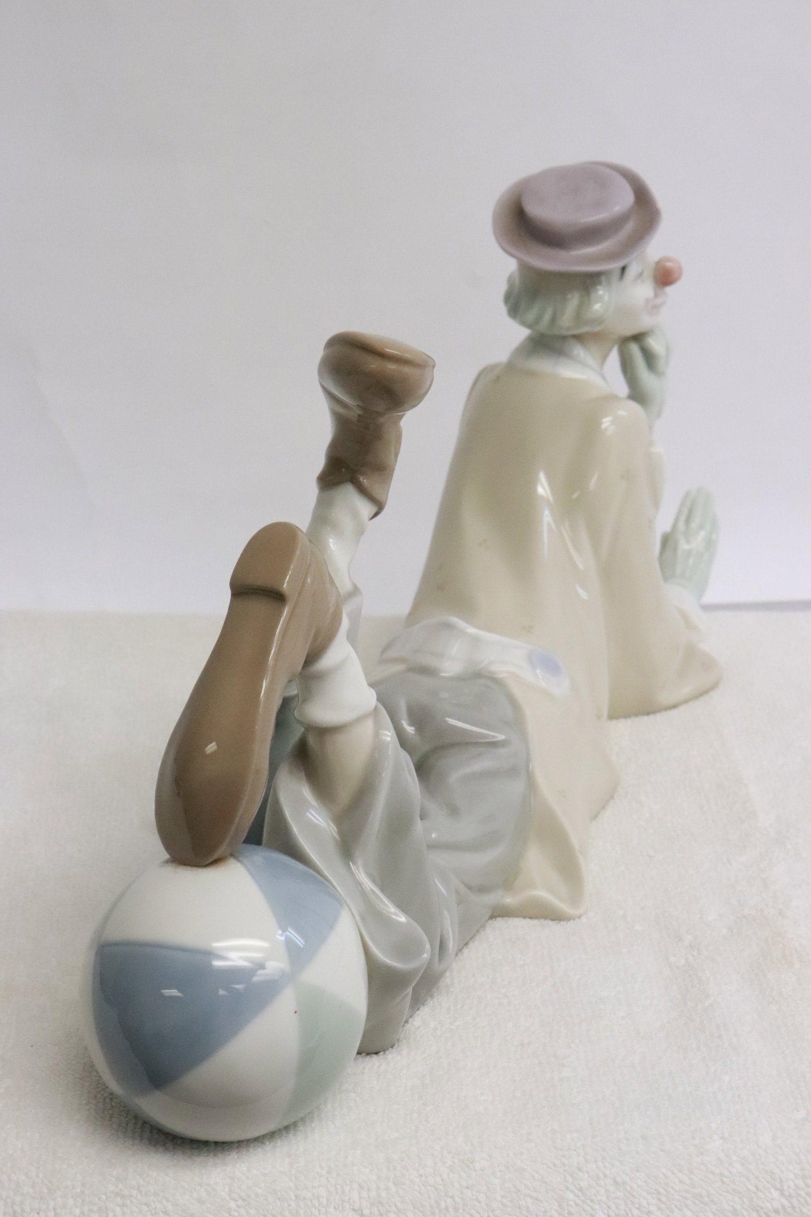 A large Lladro clown - 5