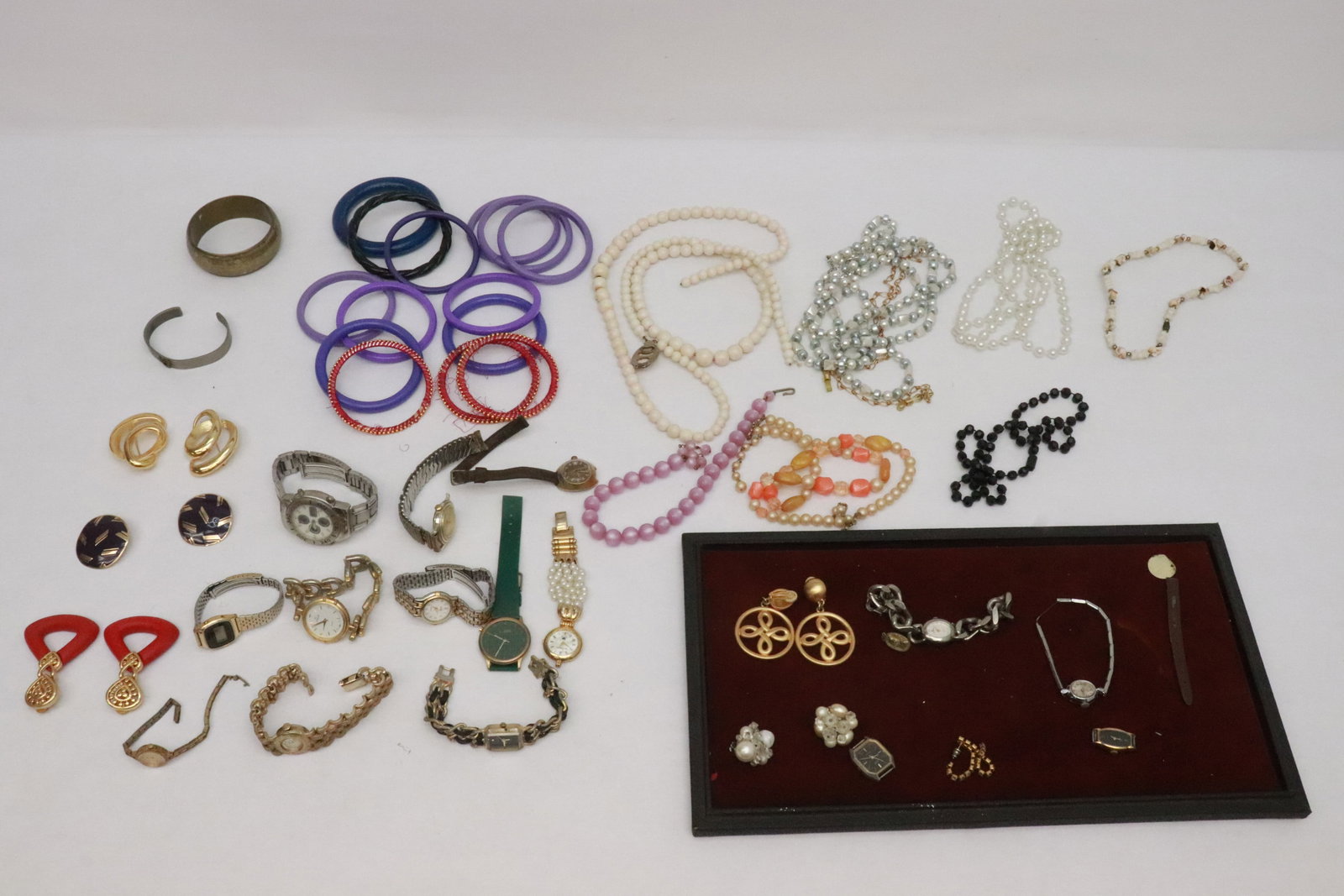 Lot of misc. jewelry (1 of 8)