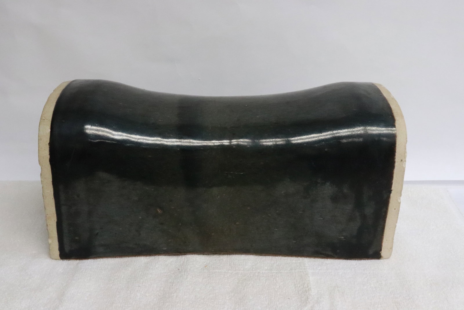 A black glazed earthenware pillow - 4