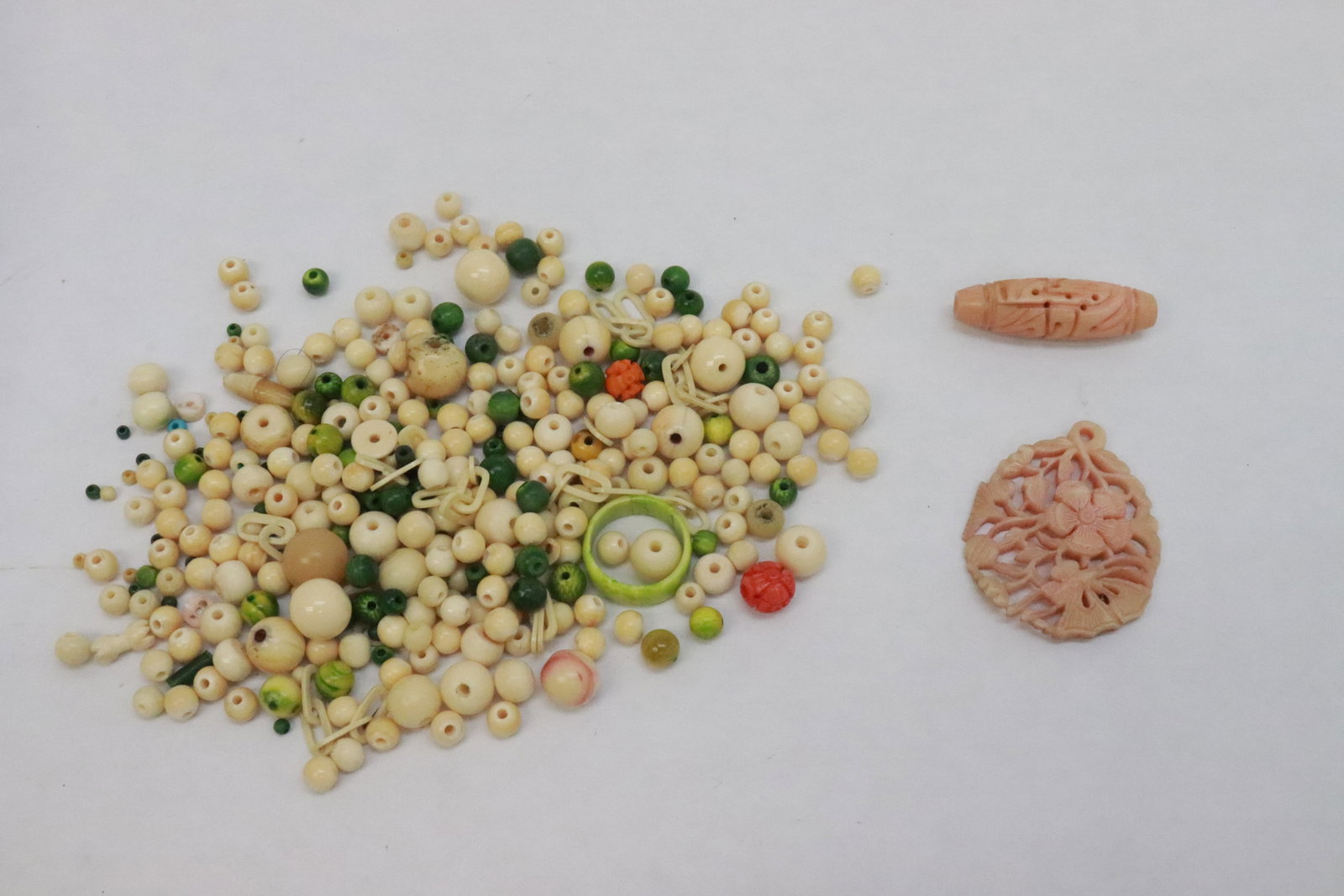 Misc. bone carved beads, etc.: Misc. bone carved beads (0.15"x0.15"dia - 0.45"x0.45"dia), etc.