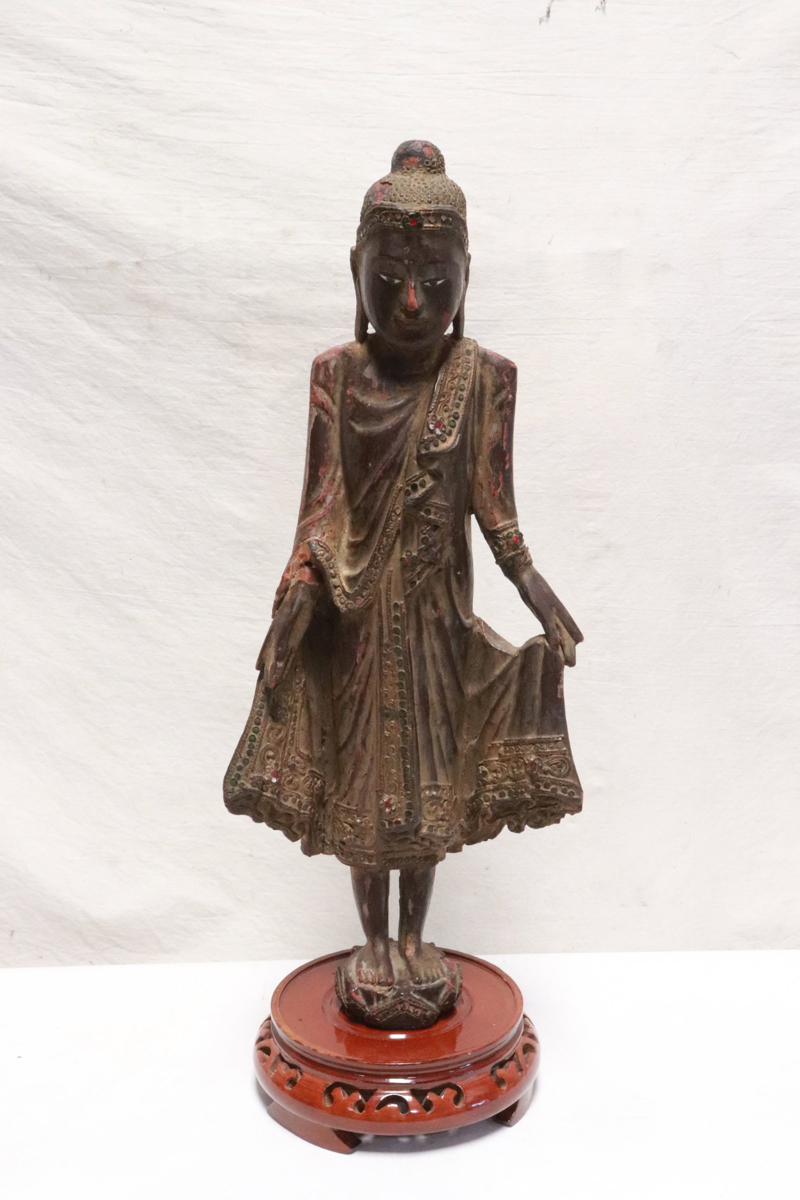 Fine large antique South Asia wood carved deity: Fine large antique South Asia wood carved deity, 22.3"H