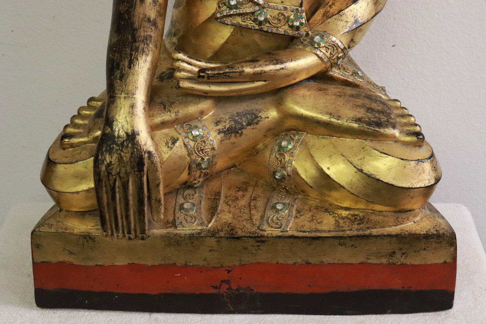 large 17th/18th c. Thai gilt lacquer statue of deity w/ cerificate - 2