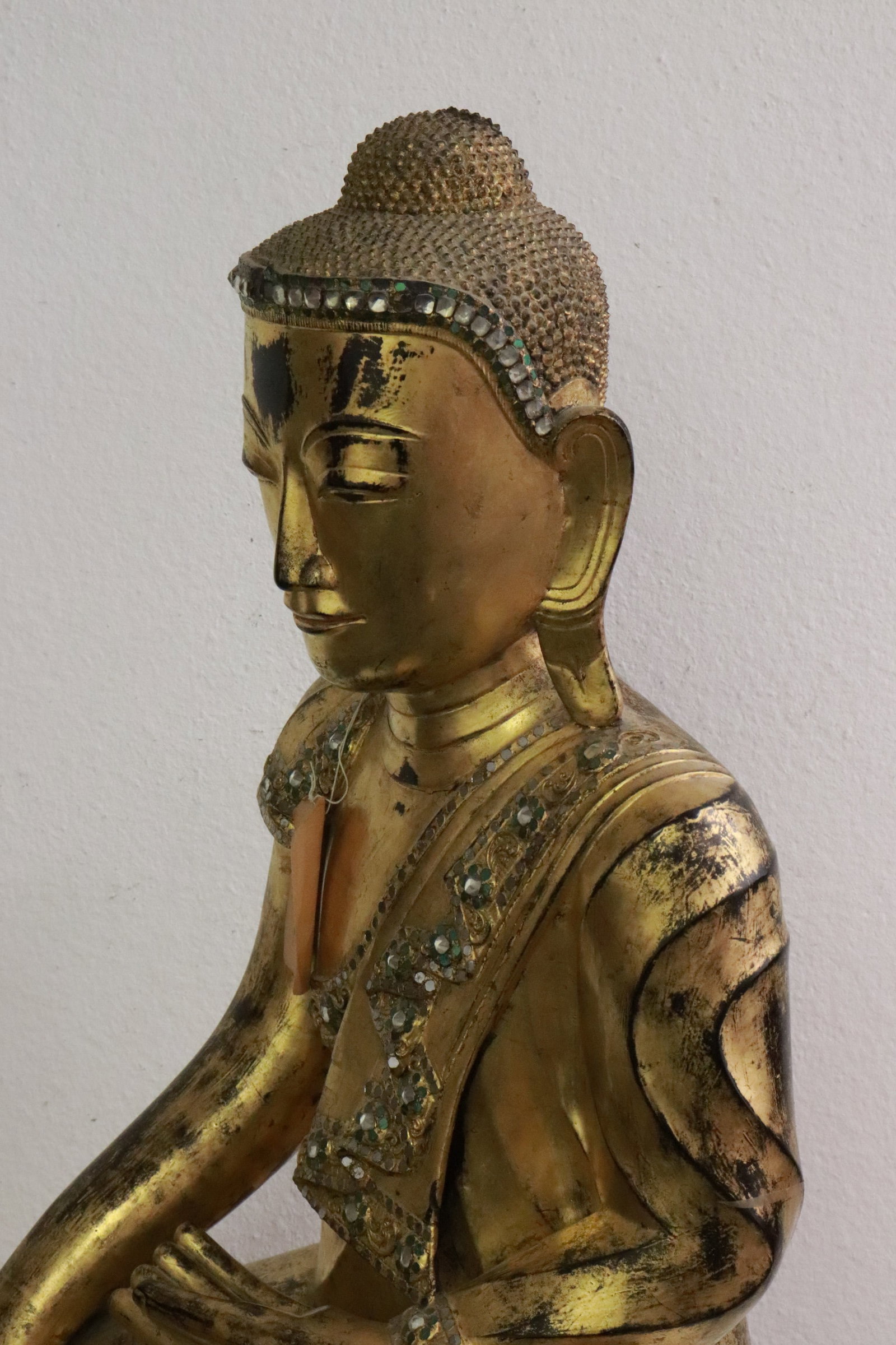 large 17th/18th c. Thai gilt lacquer statue of deity w/ cerificate - 5