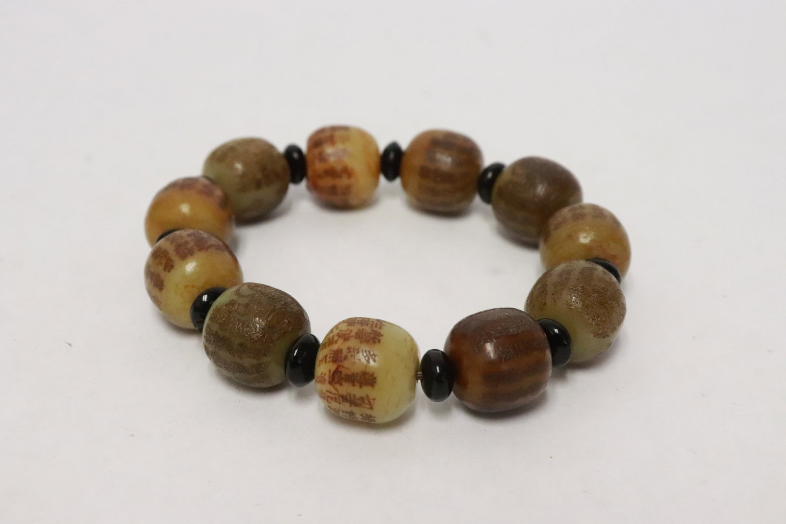 4 bracelets - 8