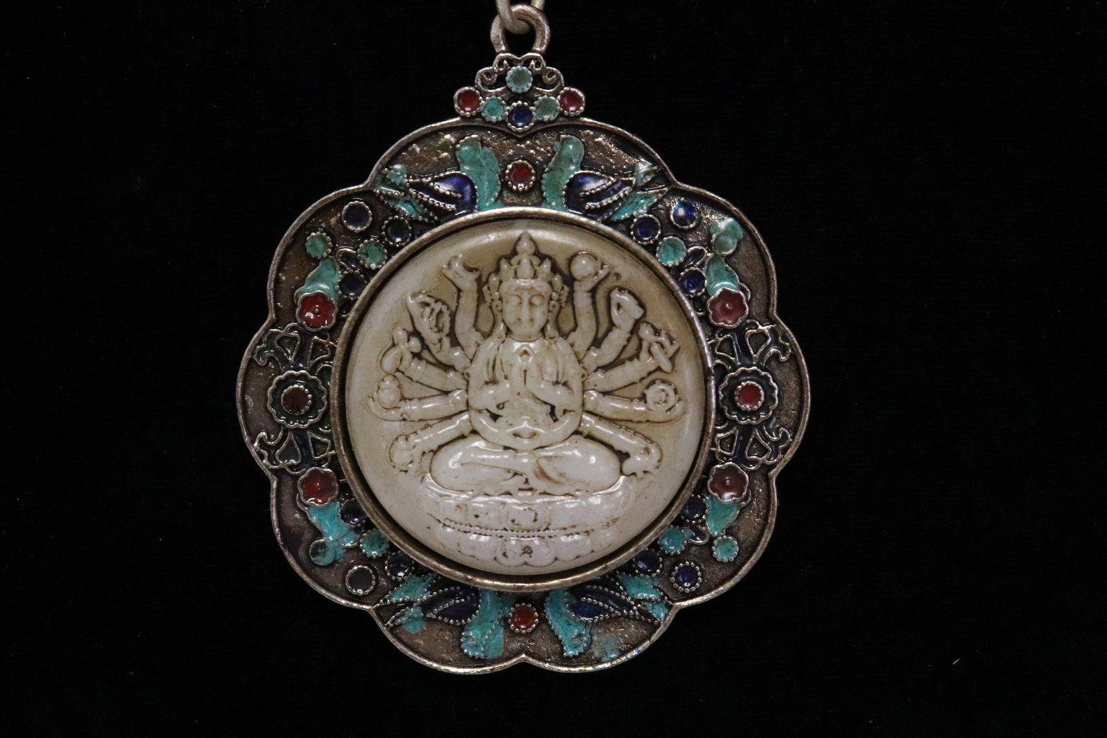 2 ornaments with jade like insert - 7