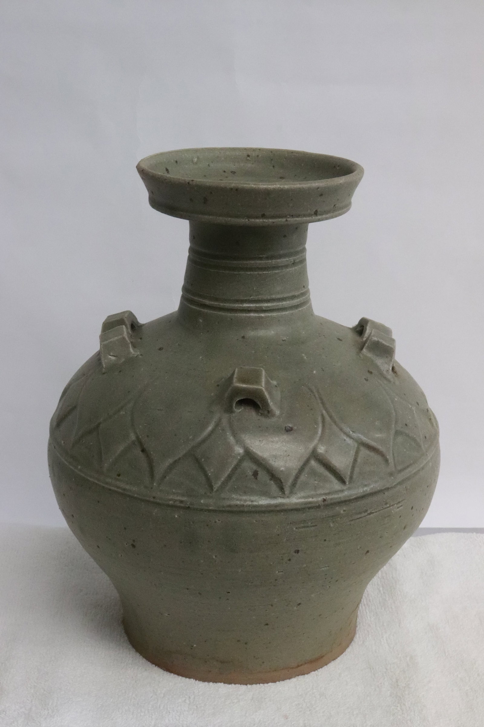 Fine Chinese Song style celadon earthenware jar: Fine Chinese Song style celadon earthenware jar, 9.85"x8"dia
