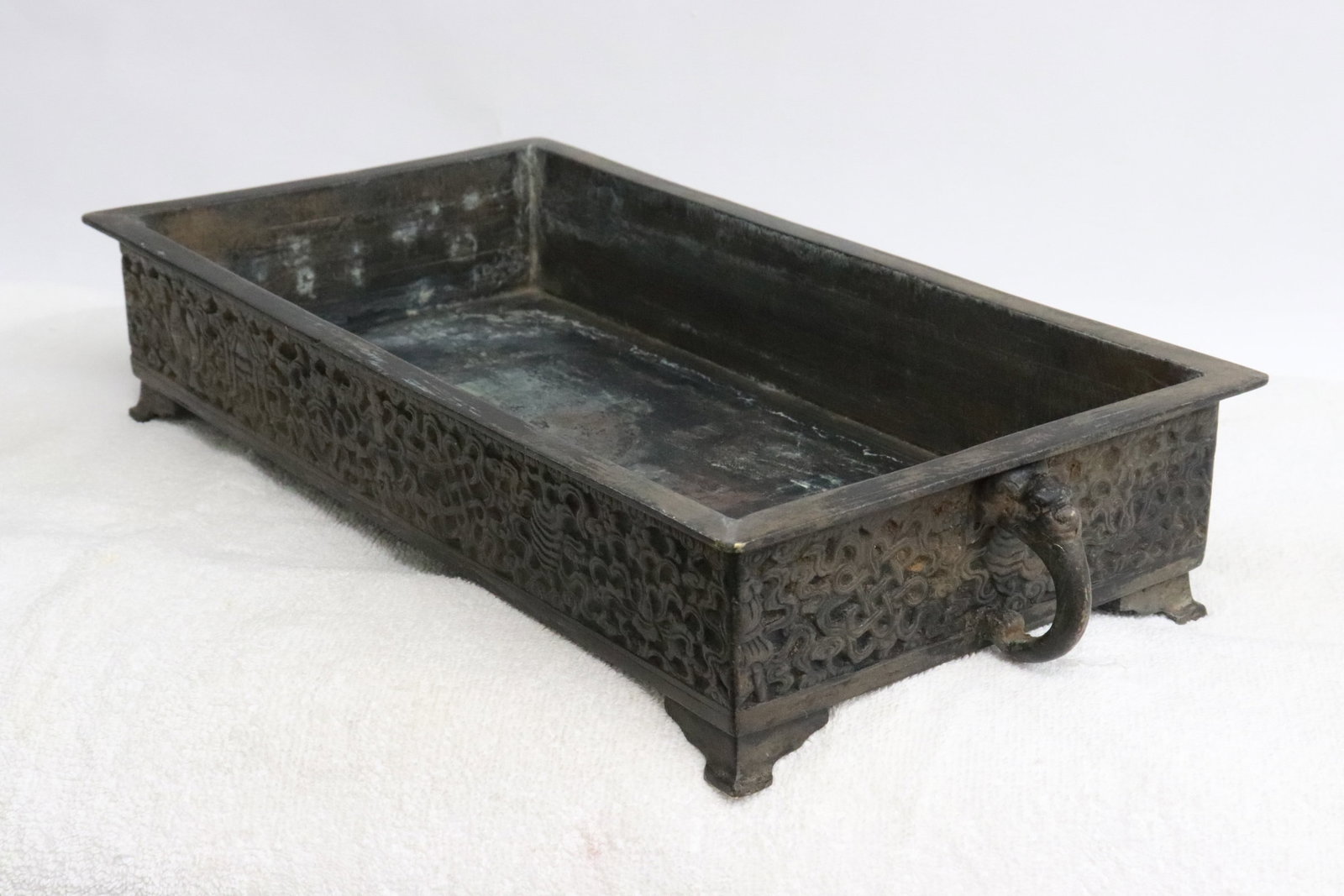 Antique Chinese bronze rectangular planter - 3