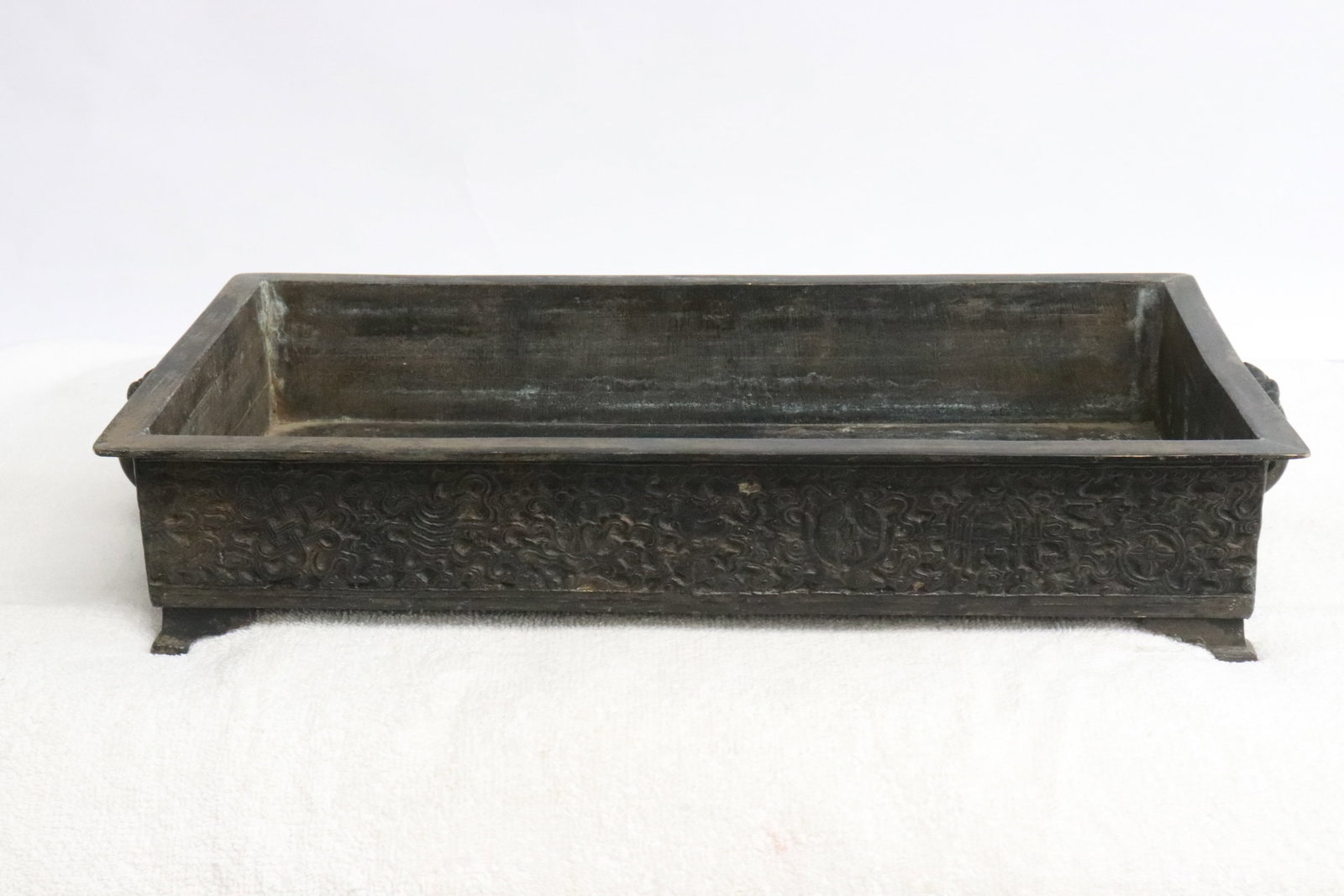 Antique Chinese bronze rectangular planter - 5