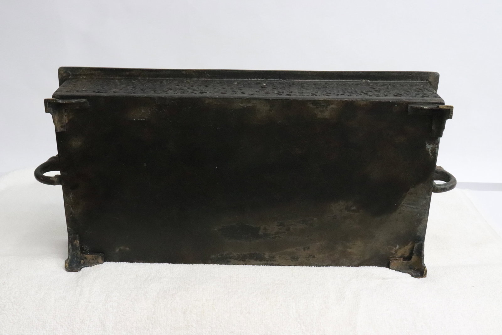 Antique Chinese bronze rectangular planter - 7