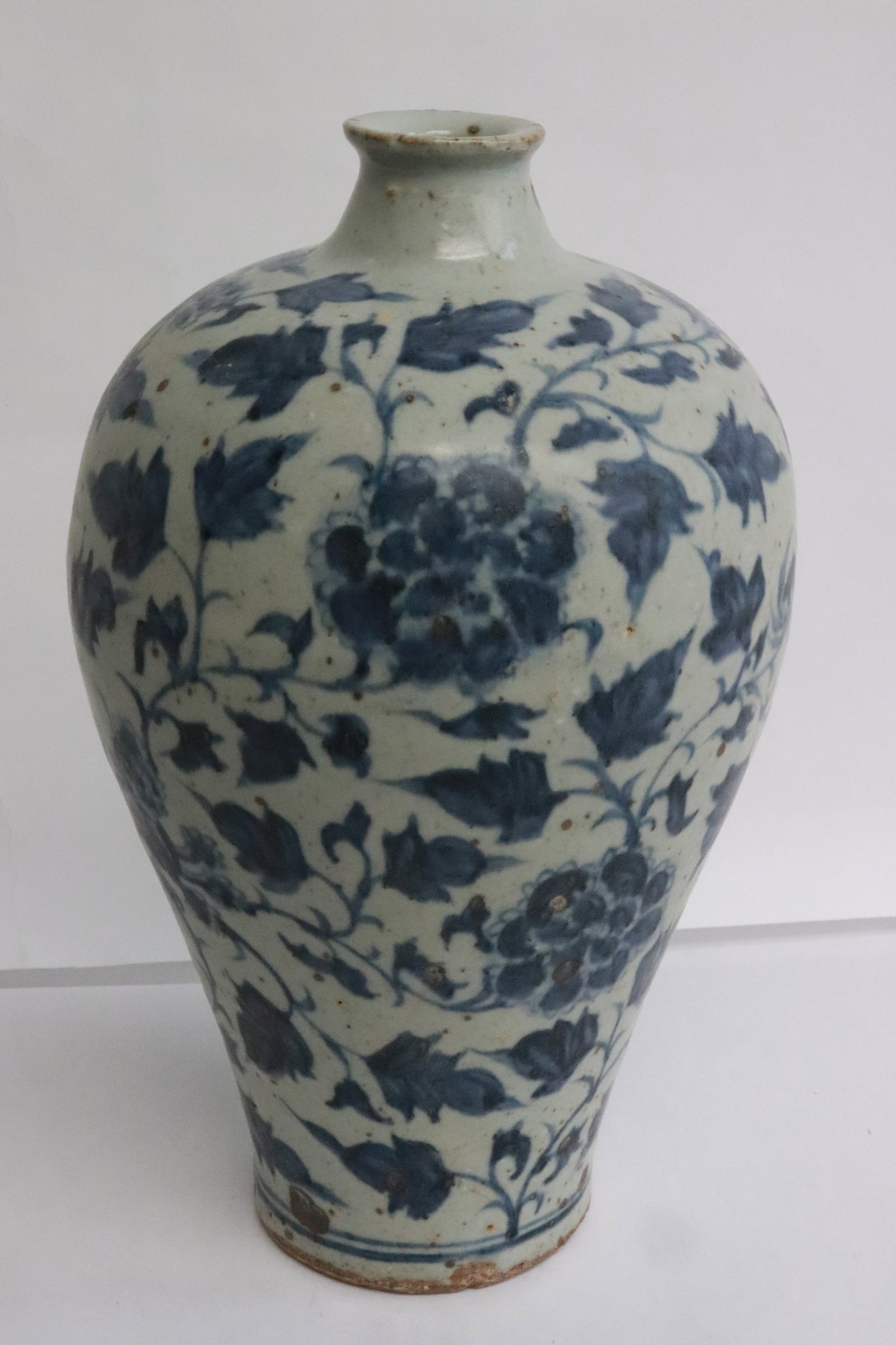 A blue and white porcelain meiping: A blue and white porcelain meiping, 9.5"x5.8"dia