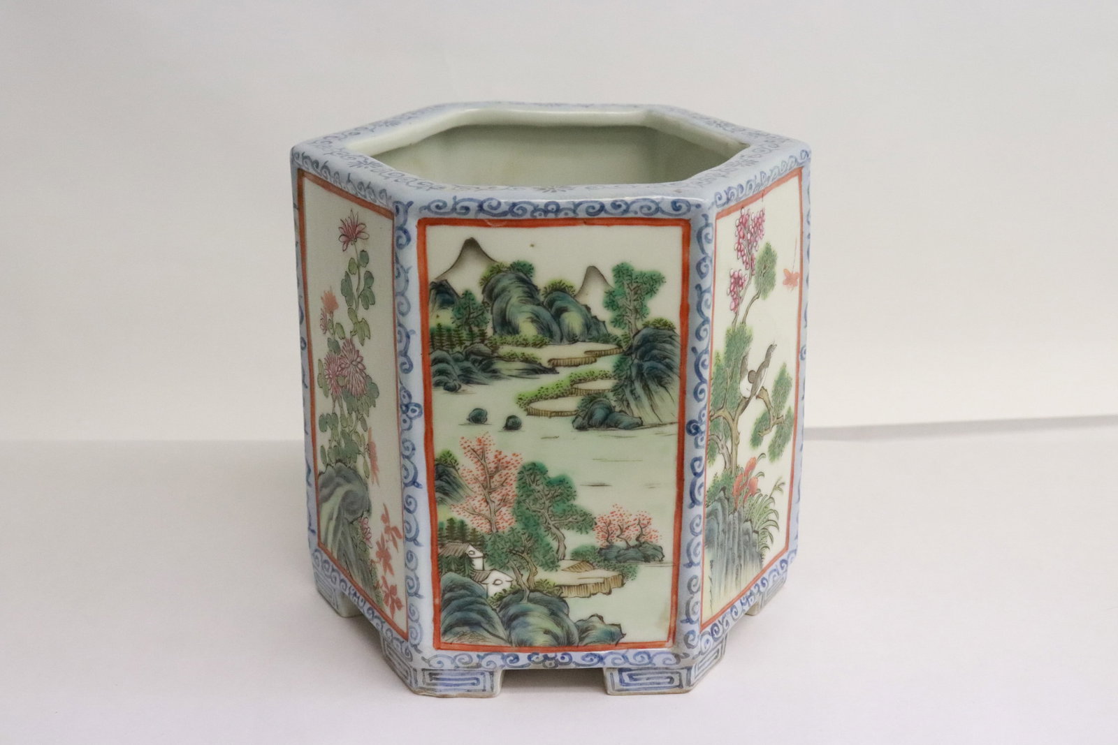 Fine Chinese hexagonal famille rose porcelain brush holder: Fine Chinese hexagonal famille rose porcelain brush holder, 5.5"x5.75"x5"