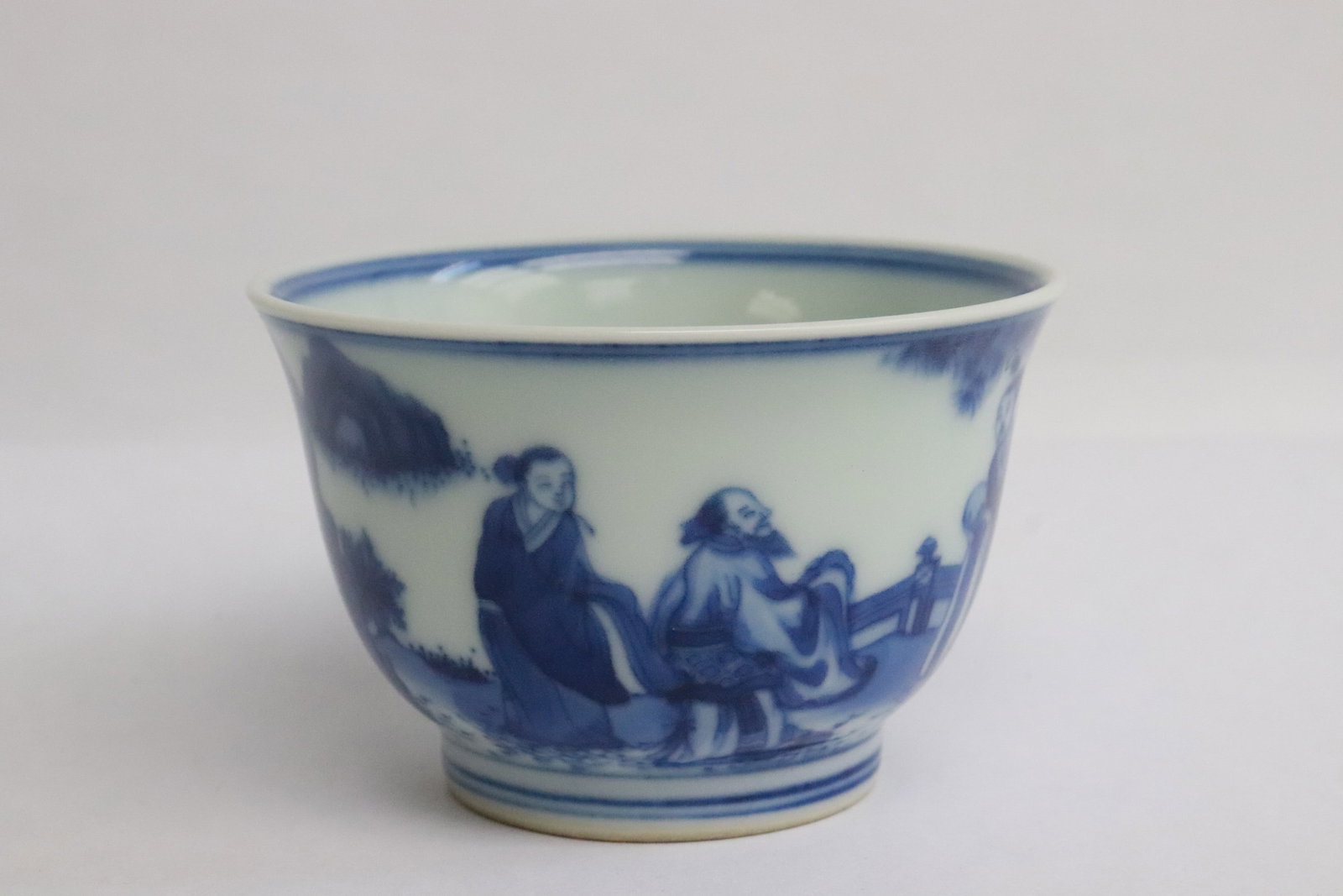 Blue and white porcelain tea cup: Blue and white porcelain tea cup, 2.18"x3.2"dia