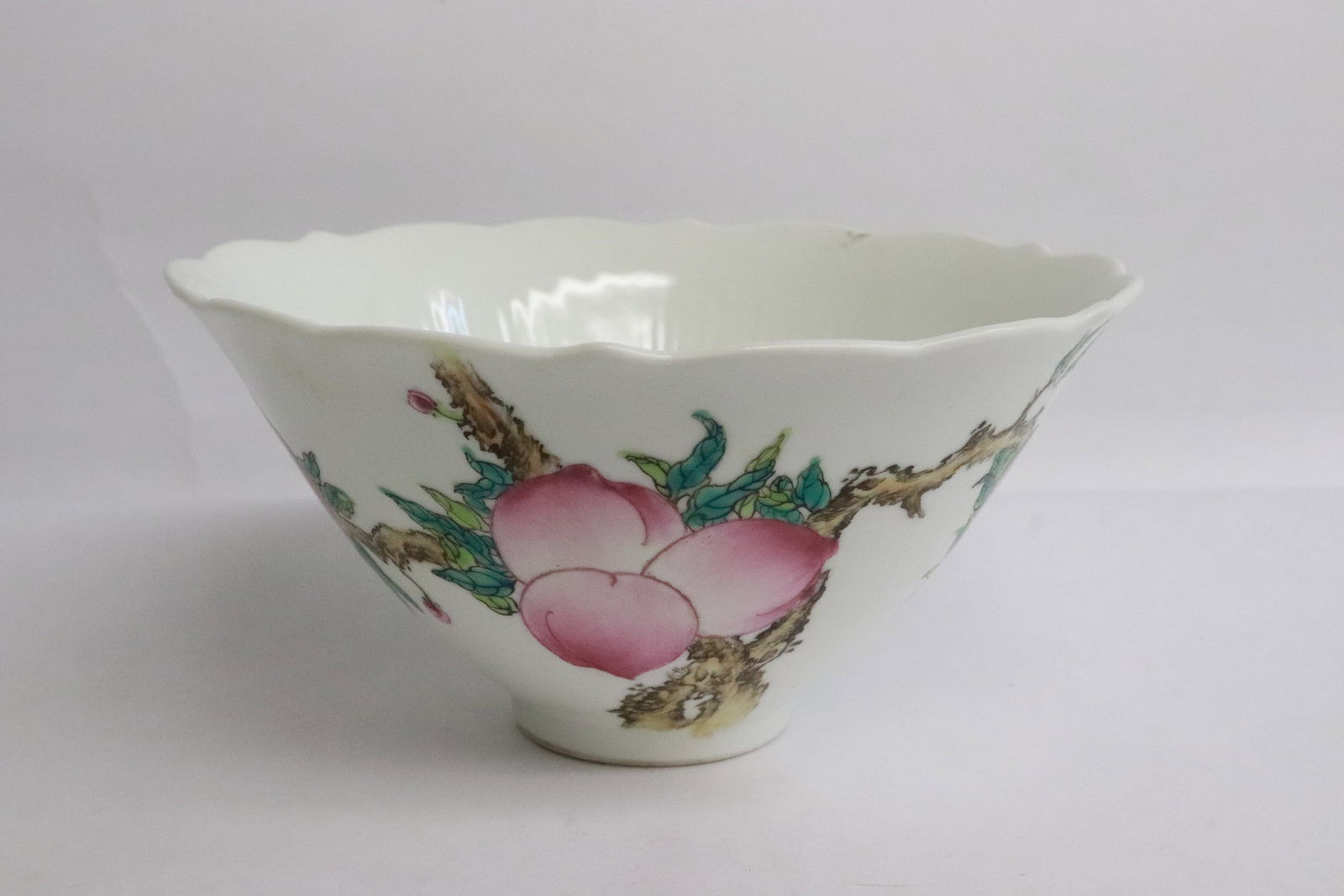 Fine Chinese famille rose porcelain bowl (1 of 7)
