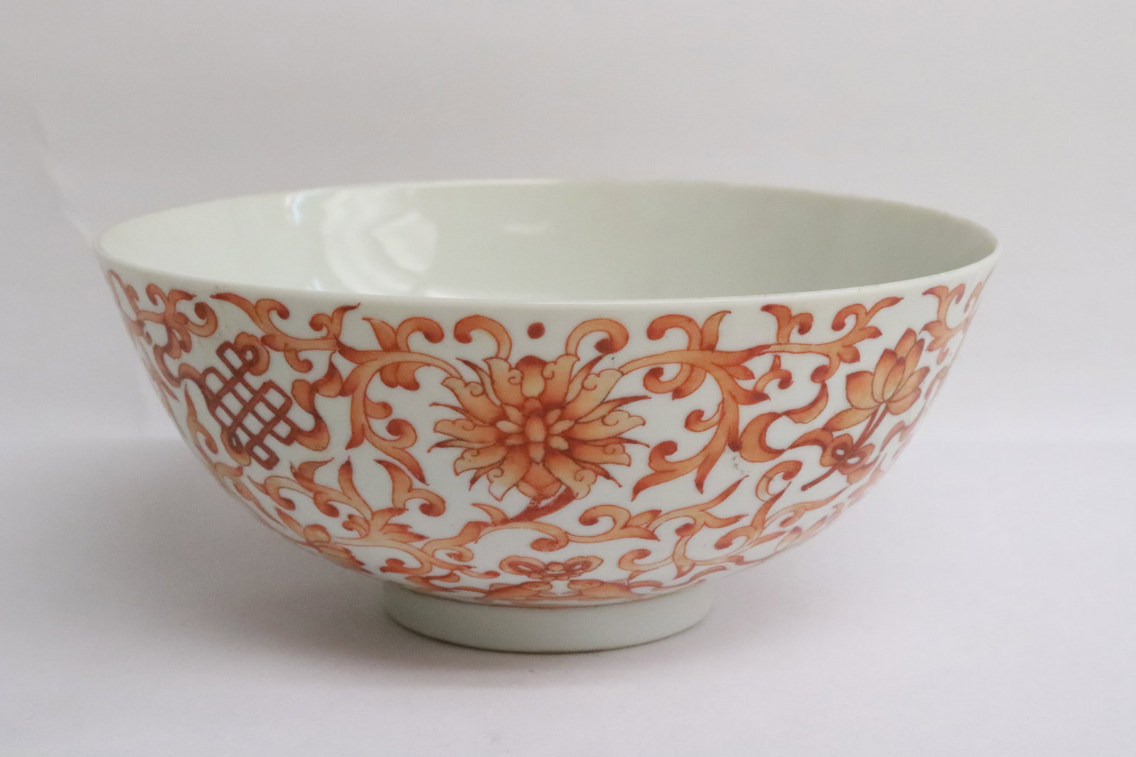 Fine Chinese red and white porcelain bowl: Fine Chinese red and white porcelain bowl, 2.6"x5.9"dia