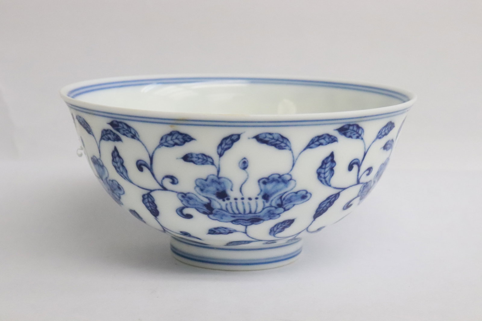 Chinese blue and white porcelain bowl (1 of 6)